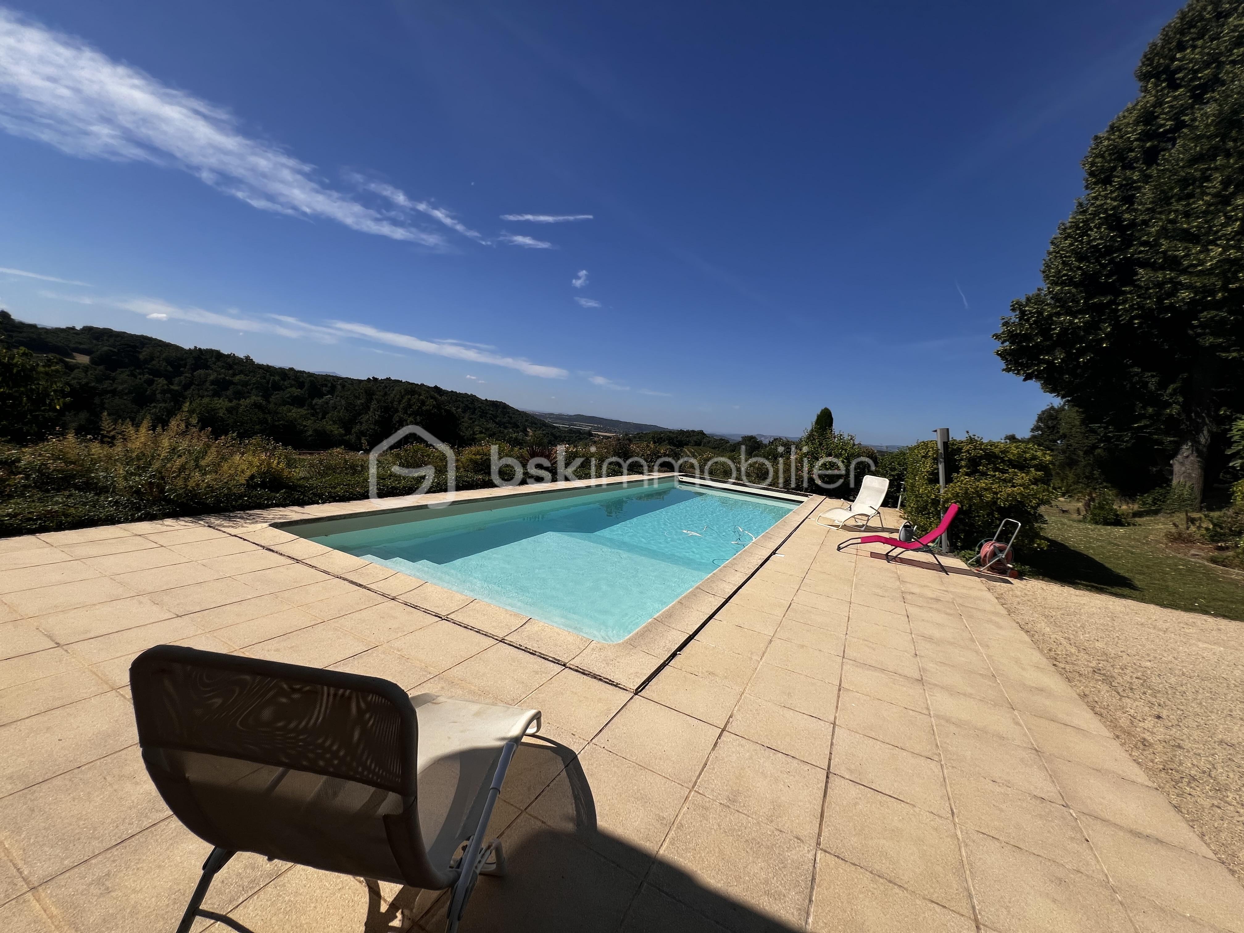ST BARDOUX PISCINE1.JPG