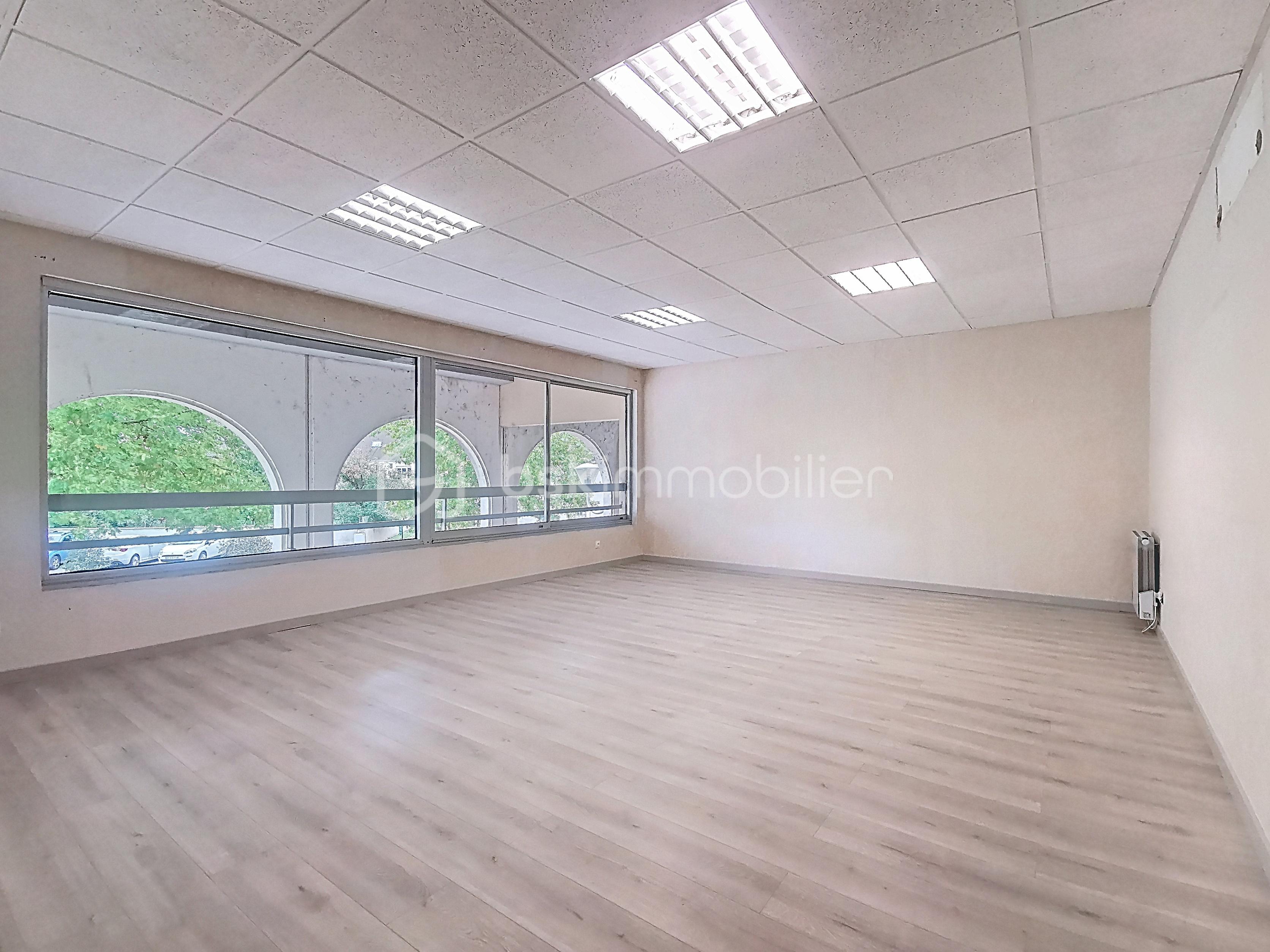 Bureau de 71,94 m² - aubertin_00001 (2).jpg