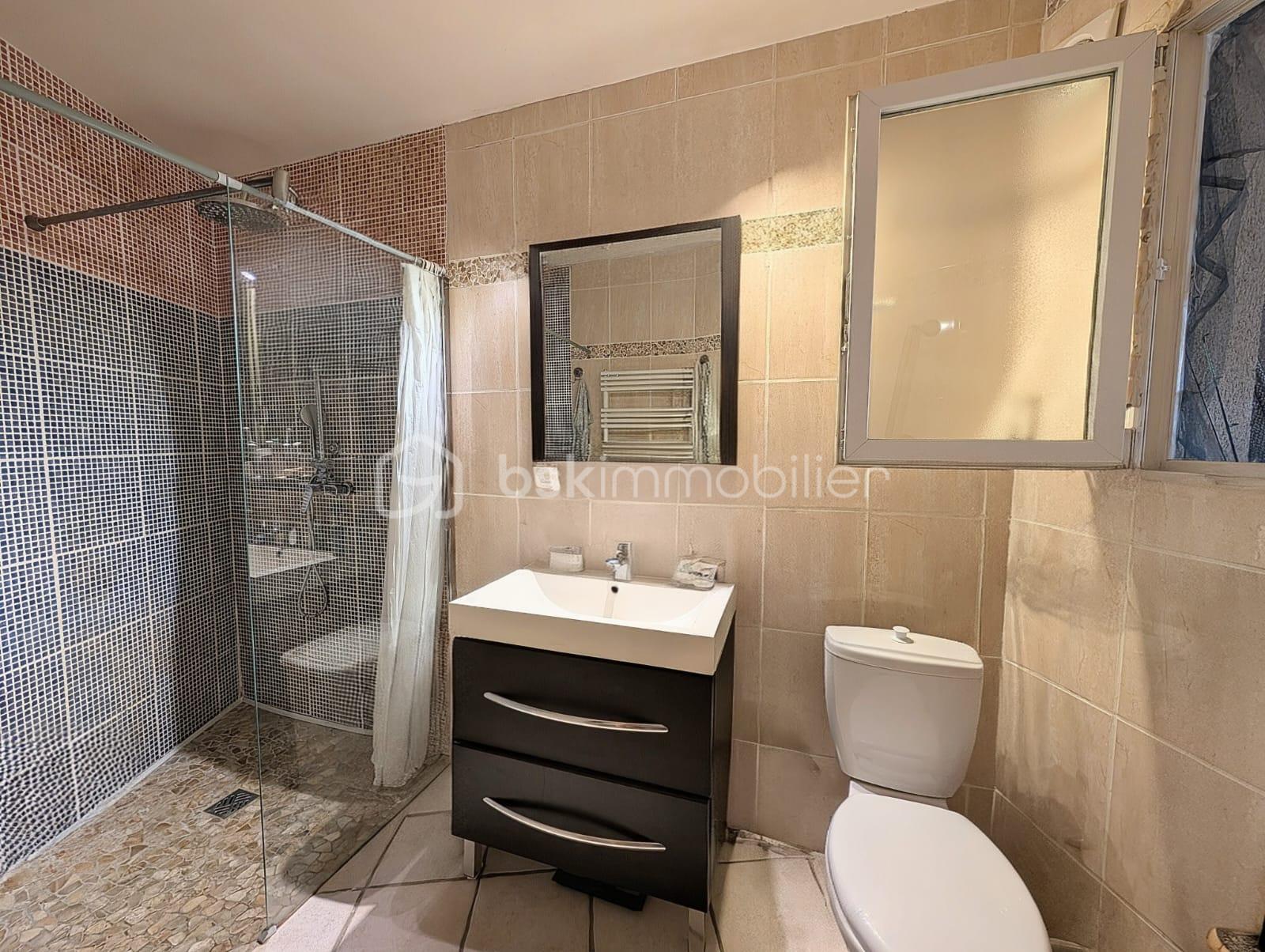 Maison de ville de 70 m² - sdb.jpg