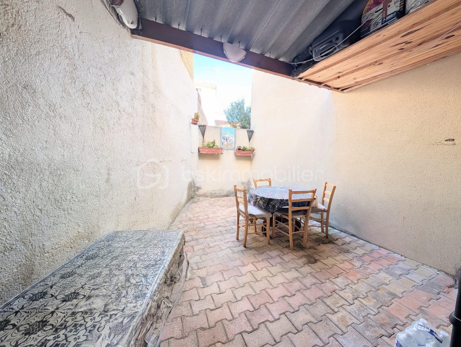 Maison de ville de 70 m² - patio limpio dentro.jpg