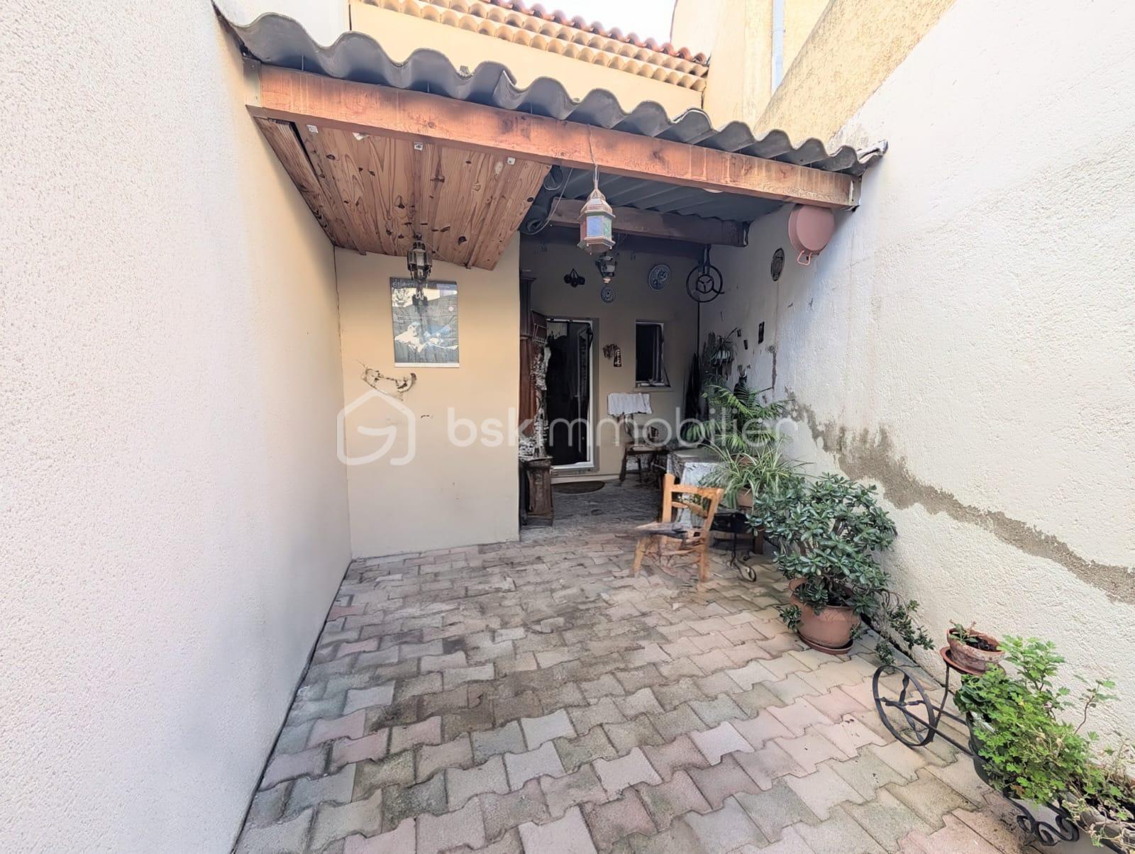 Maison de ville de 70 m² - patio limpio face.jpg
