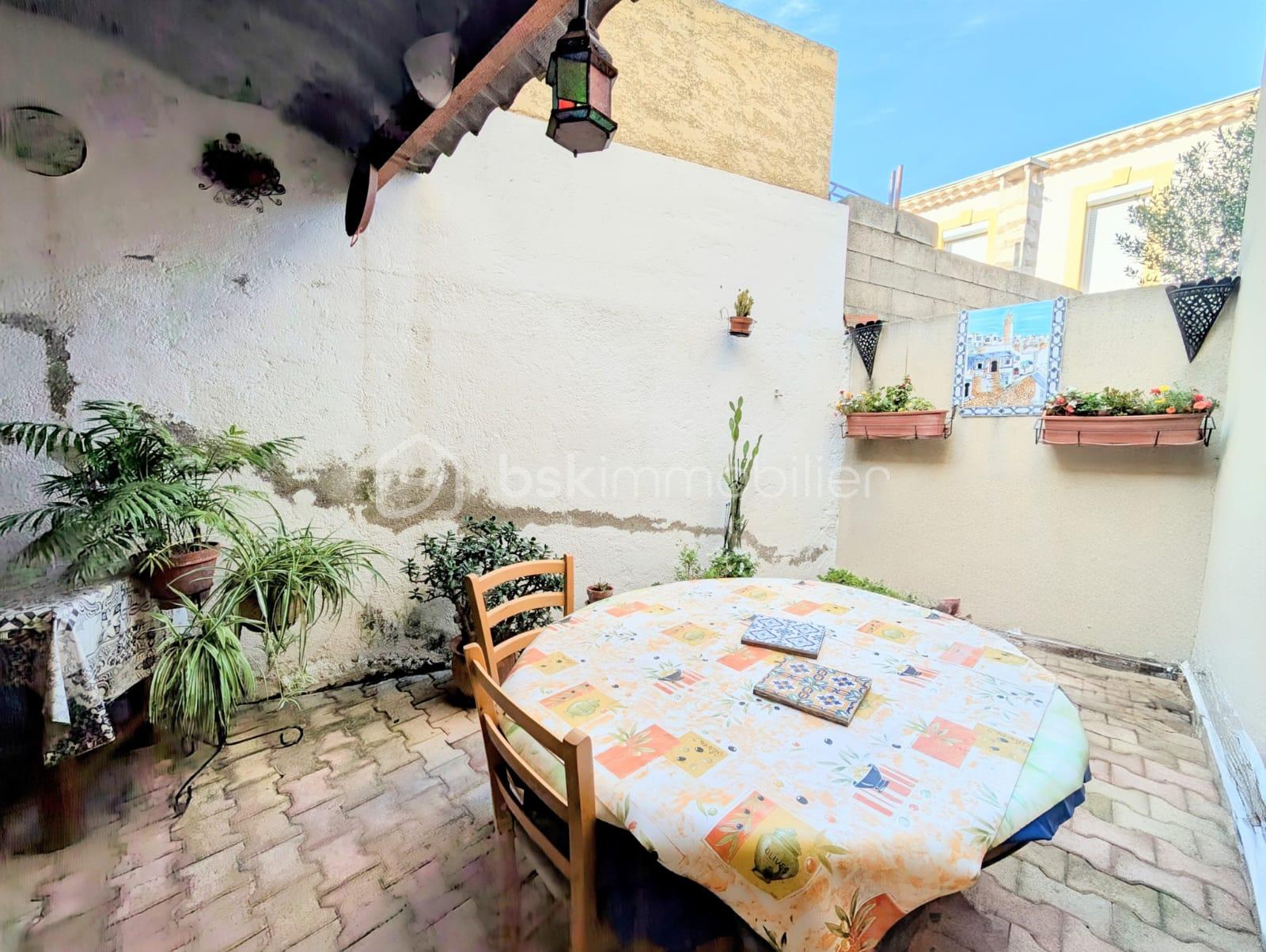 Maison de ville de 70 m² - patio droite.jpg