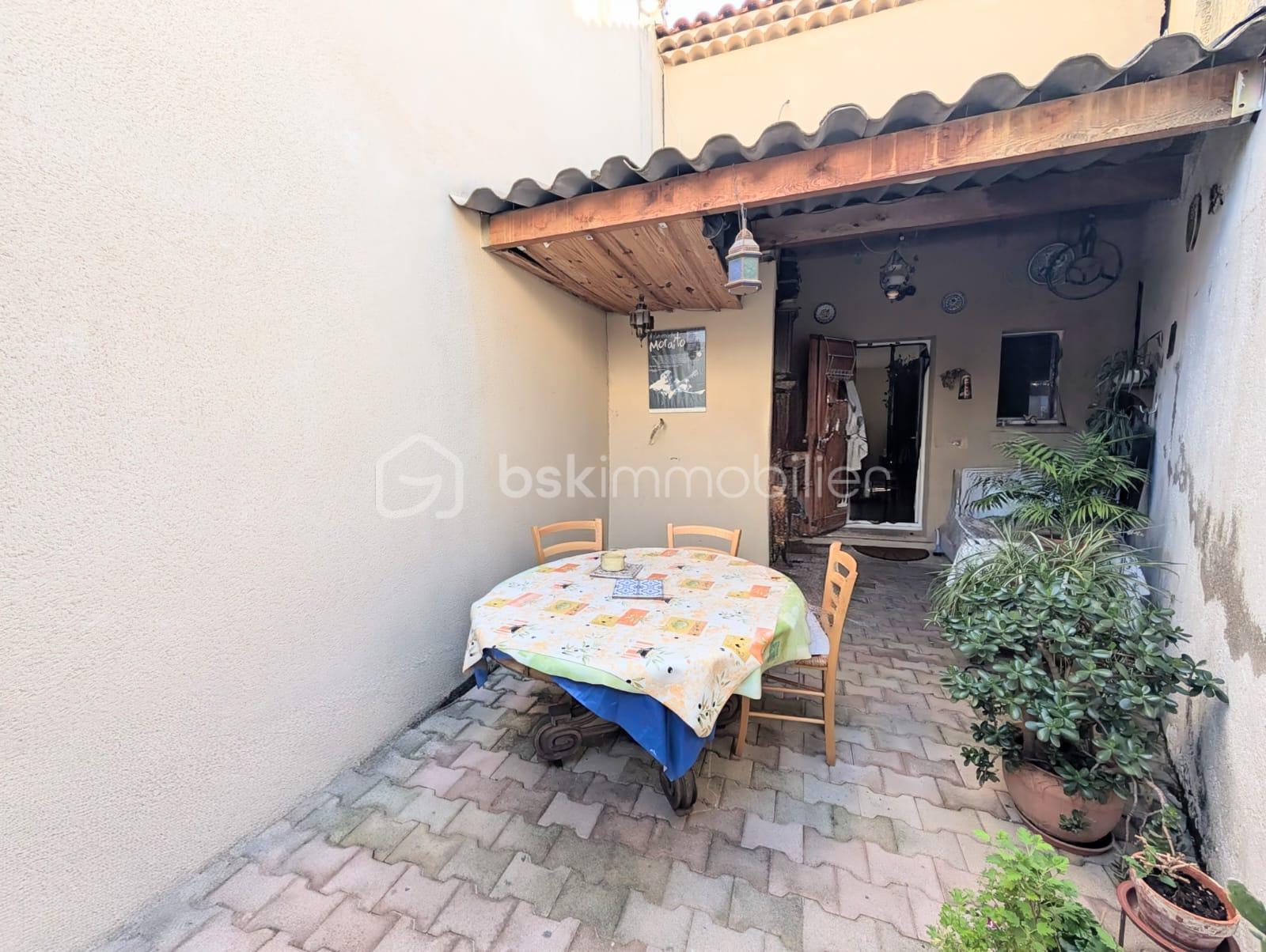 Maison de ville de 70 m² - patio face.jpg