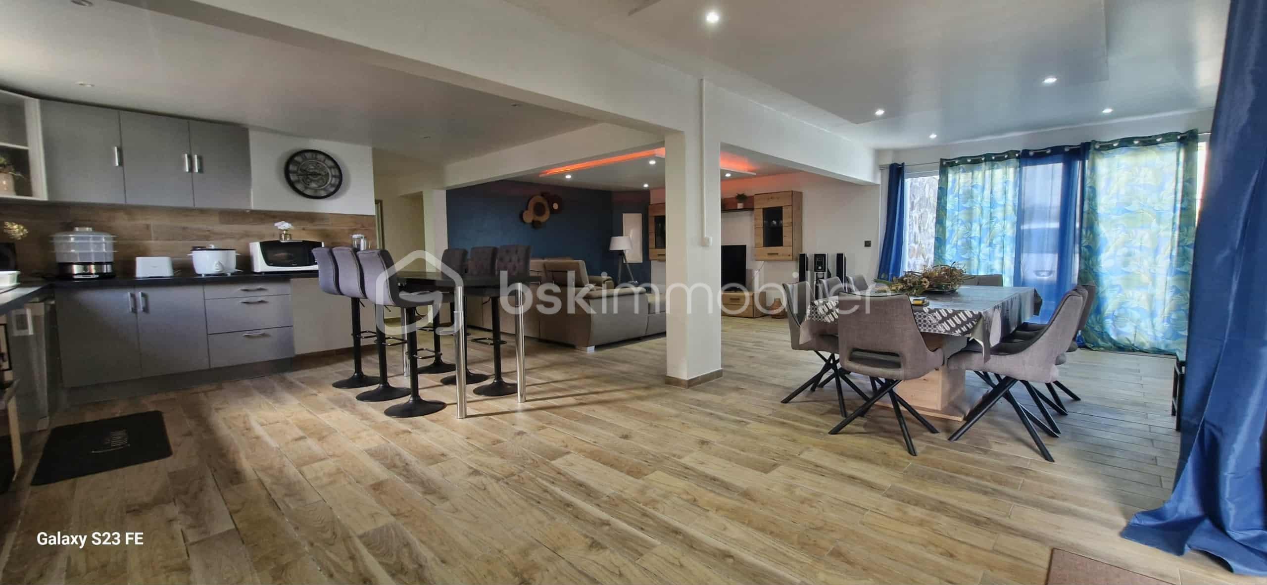 Maison de 310 m² - 1c4d0710-0e58-431b-89b4-4a9e16012cba.jpg
