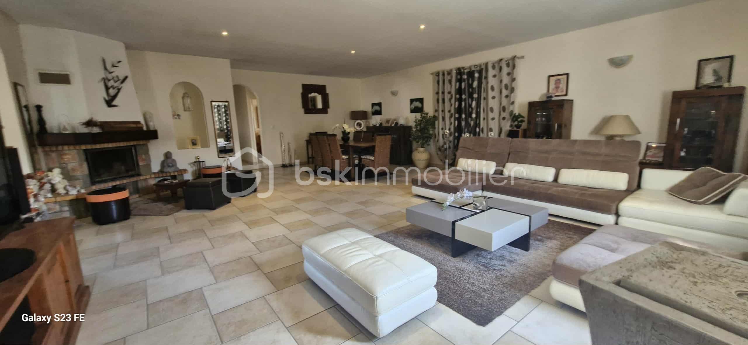Maison de 310 m² - 225e8c2d-035f-44bb-afd3-2f82ff37c315.jpg