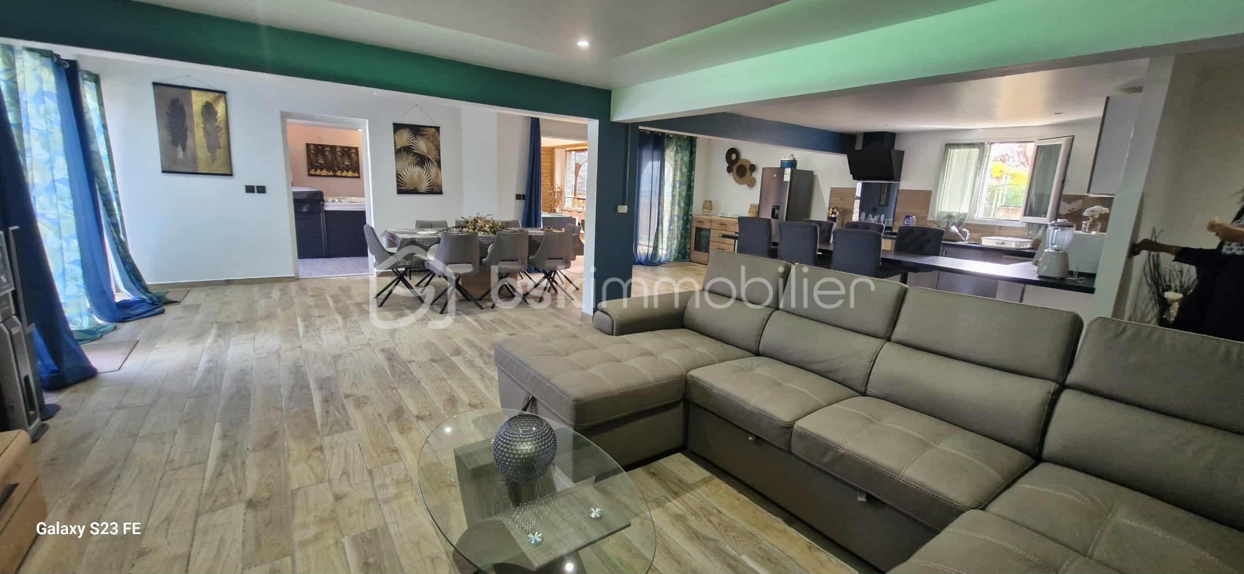 Maison de 310 m² - f9b4cb63-d29f-4dd6-8181-033bd0096036.jpg