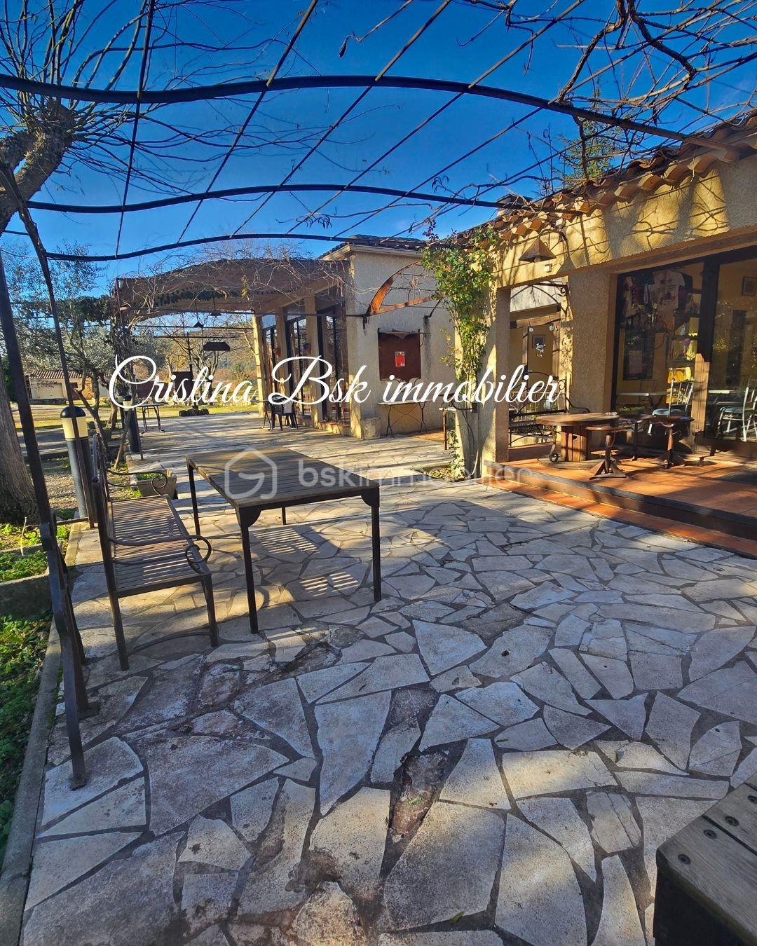 Local commercial de 270 m²