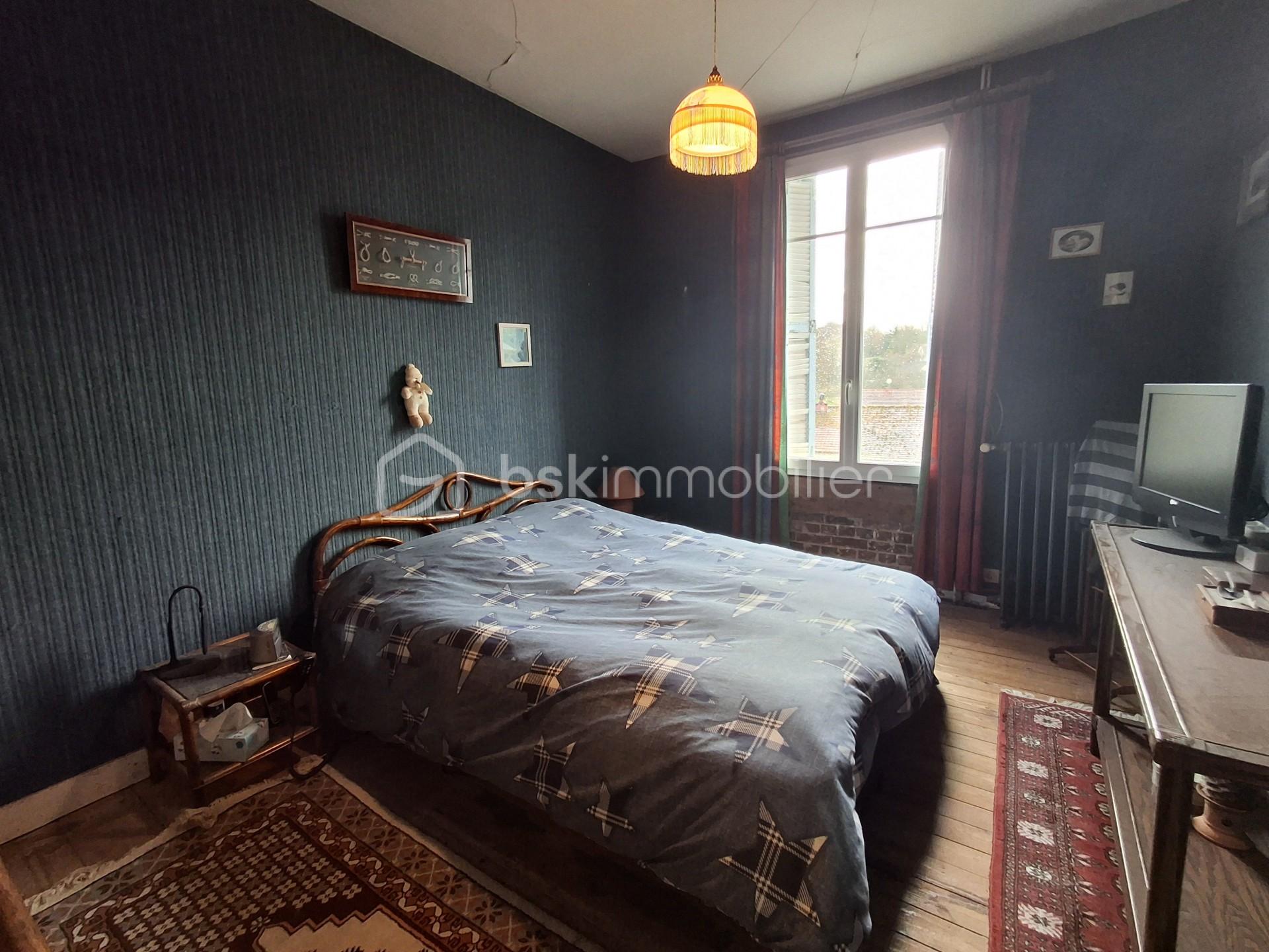 Maison de 115 m² - Chambre 1 vers fenêtre paysage.jpg