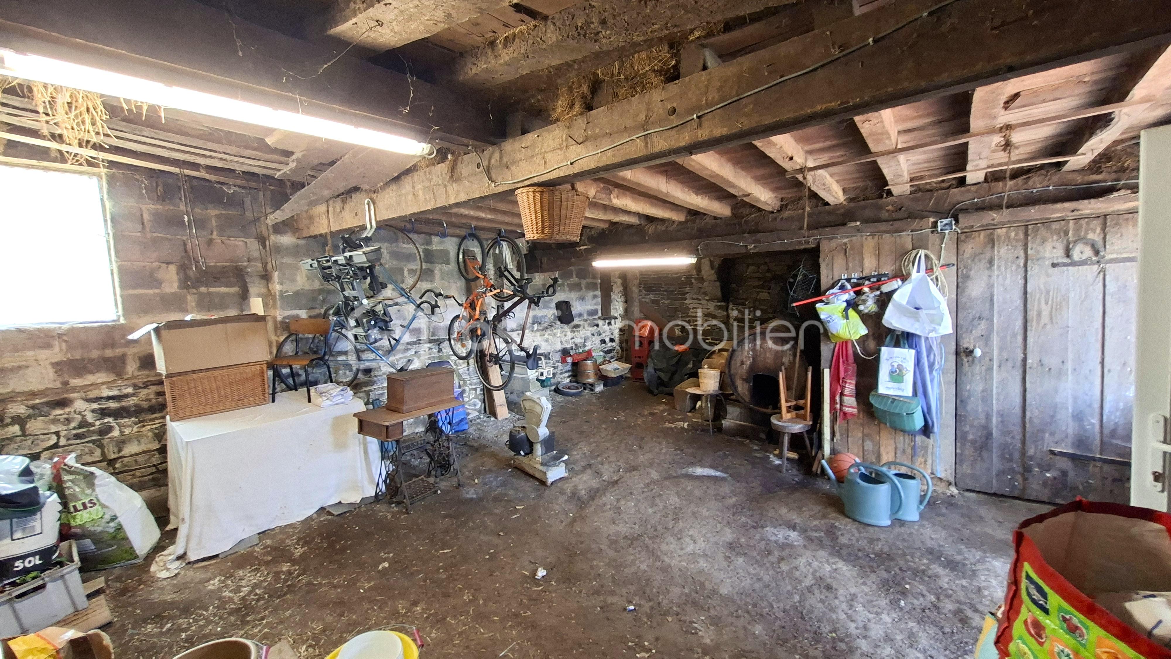 BOUILLET interieur dépendance .jpg