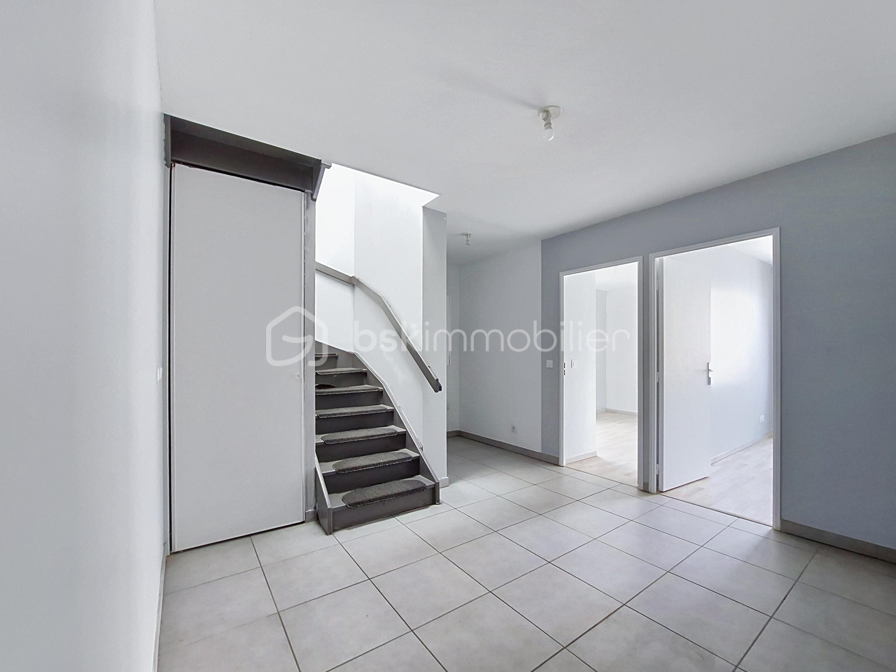 hall 2.jpg