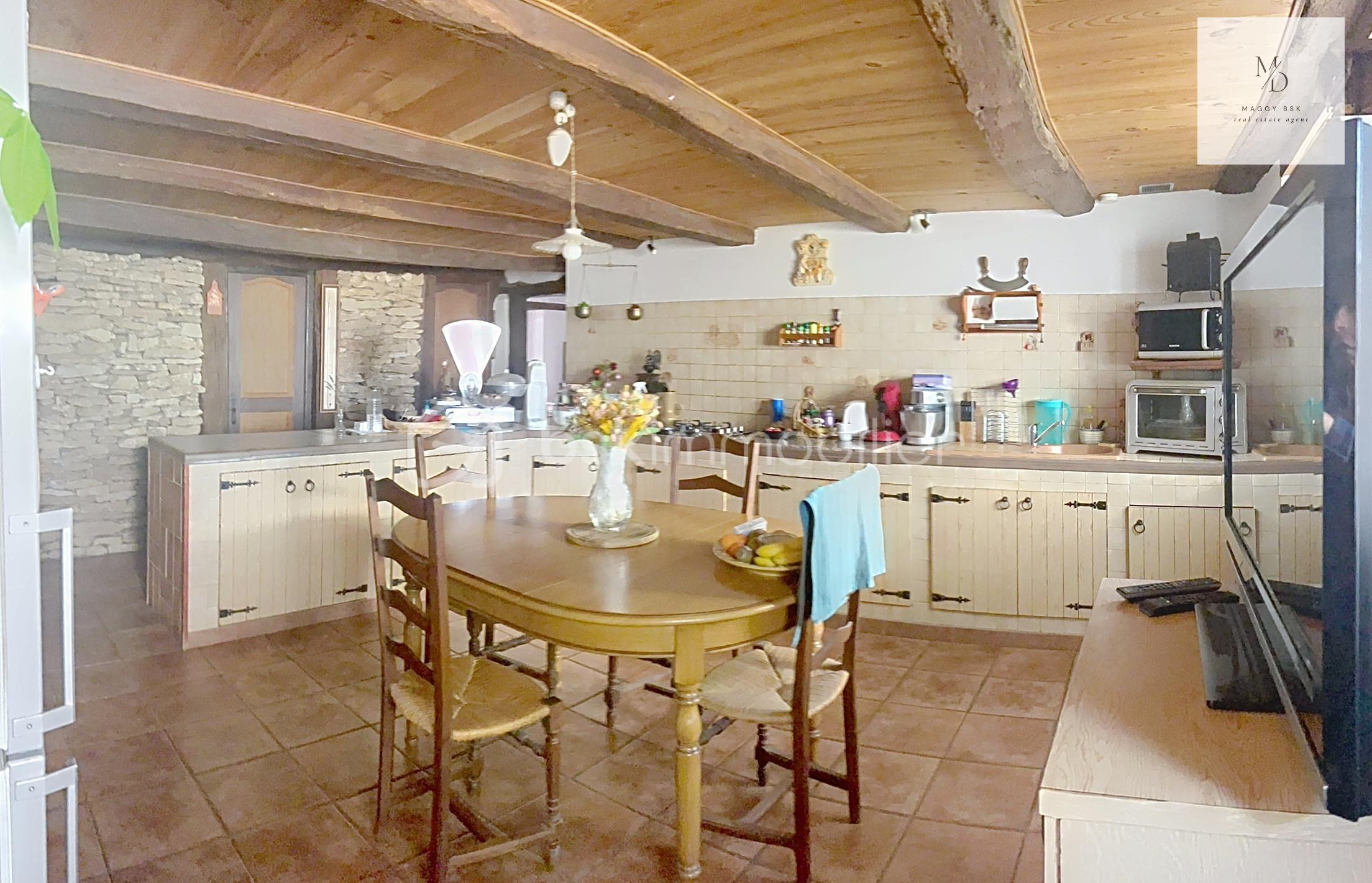 Maison en pierre de 93 m² - essertenne_00001.jpeg