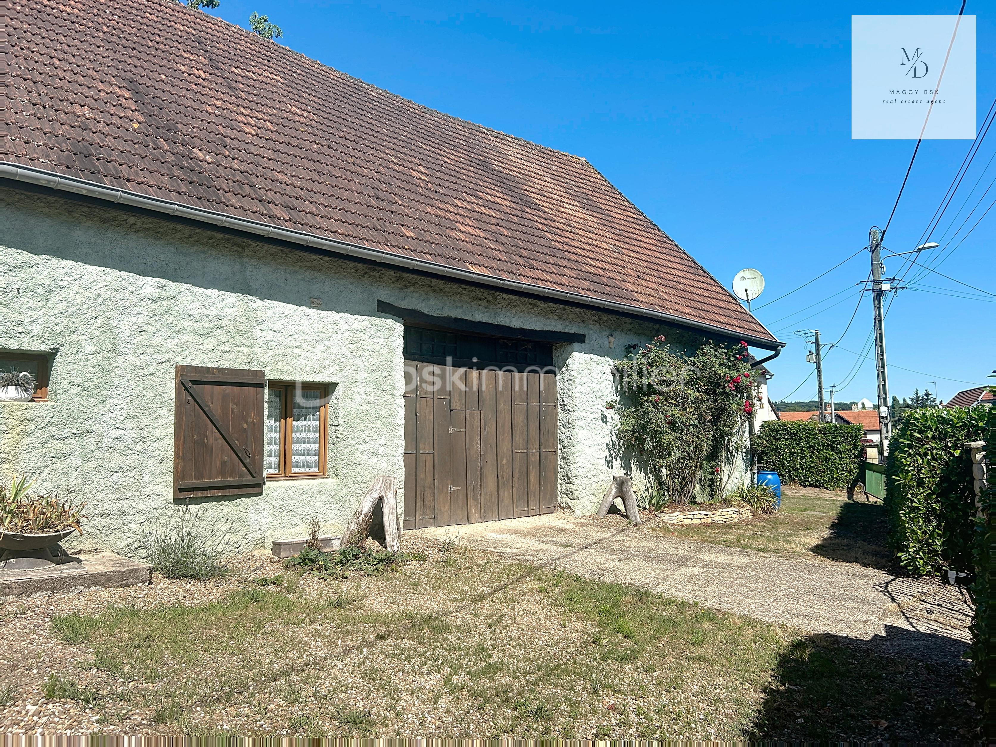 Maison en pierre de 93 m² - essertenne_00001.jpg