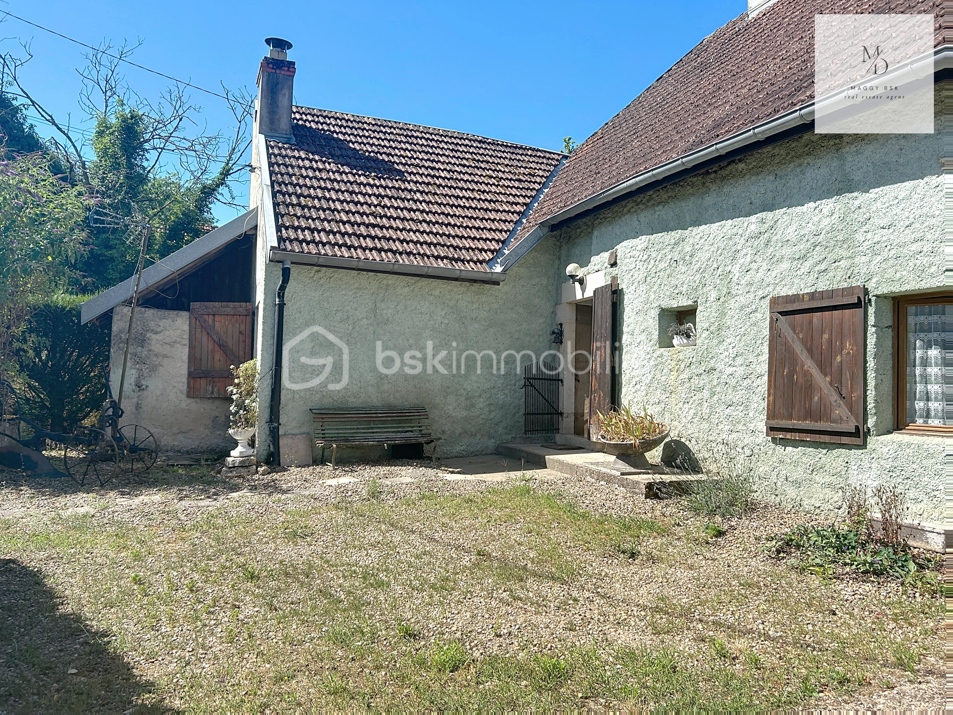 Maison en pierre de 93 m² - essertenne_00002.jpg