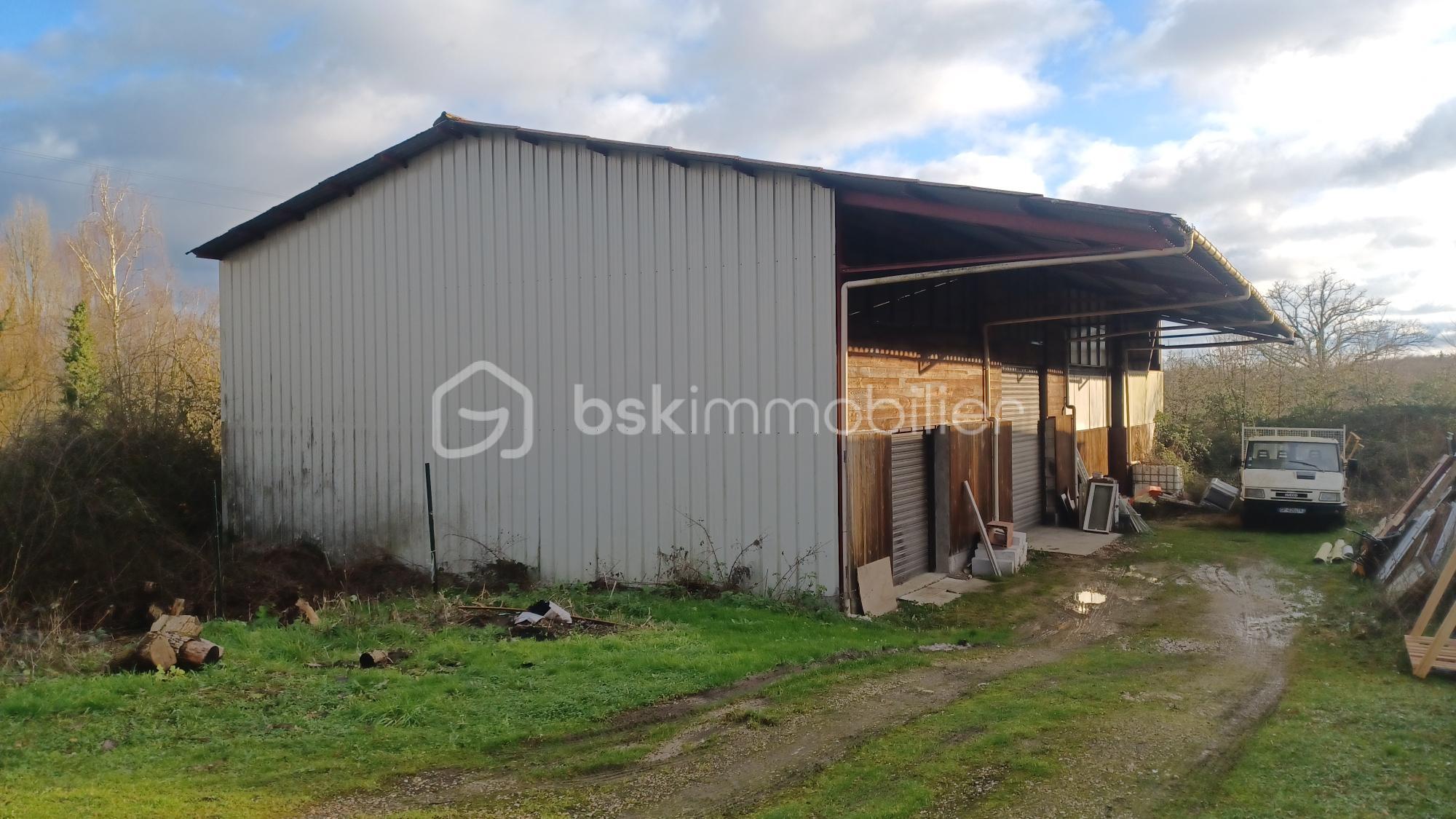 Immeuble de 300 m² - IMG-20250109-WA0013.jpeg