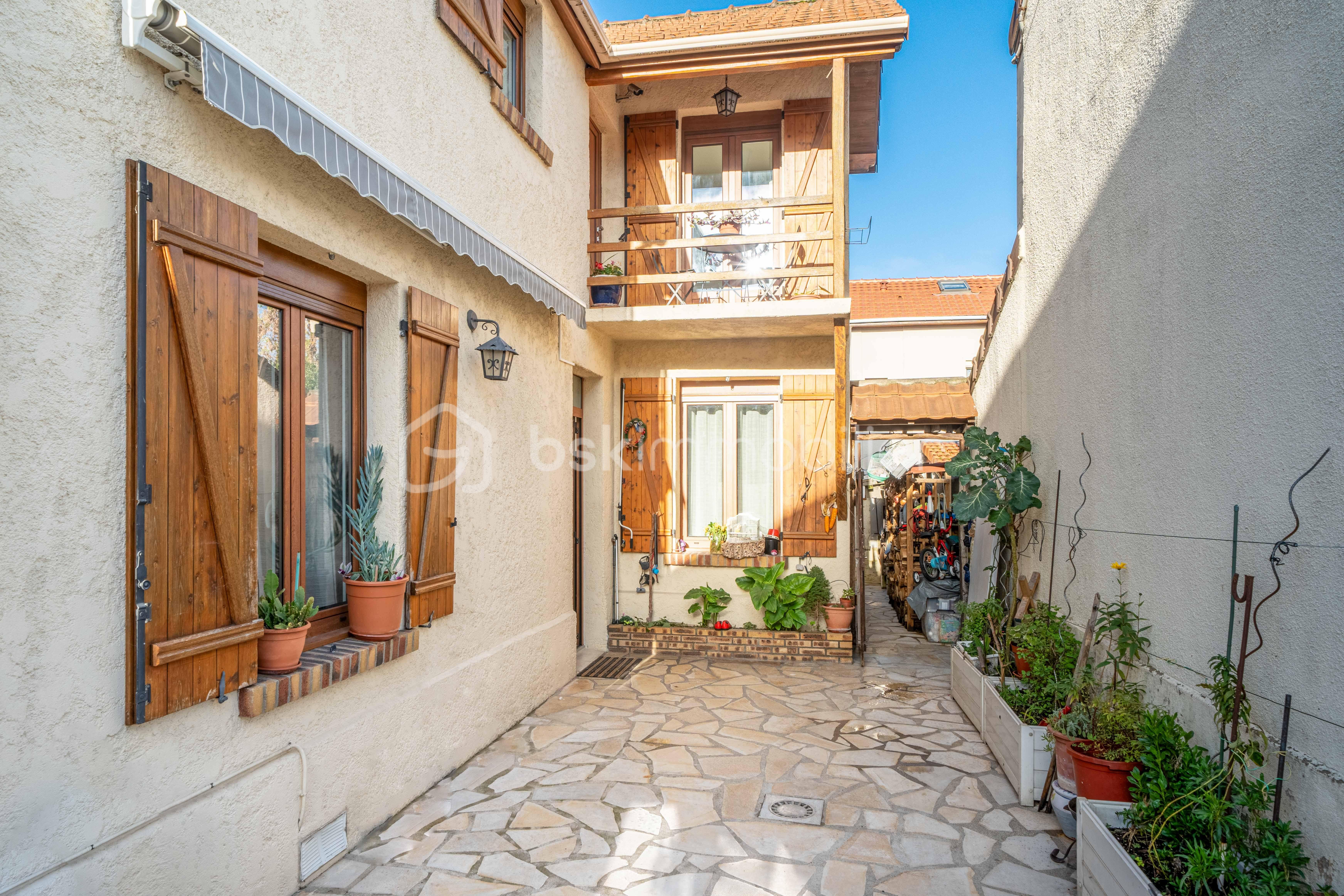 Maison de ville de 90 m² - 2 - Cour.jpg