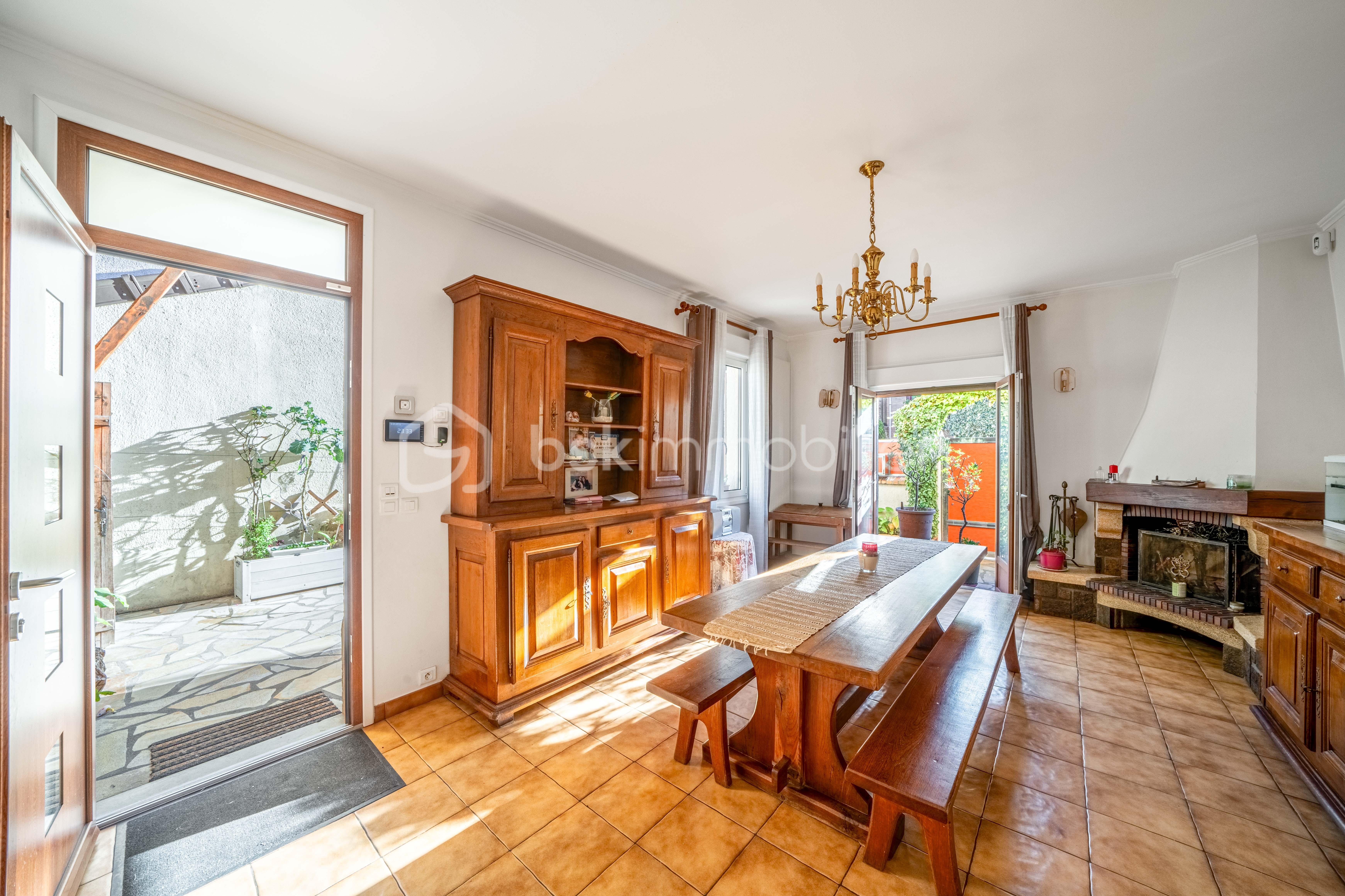 Maison de ville de 90 m² - Photo #6 19 - Séjour.JPG