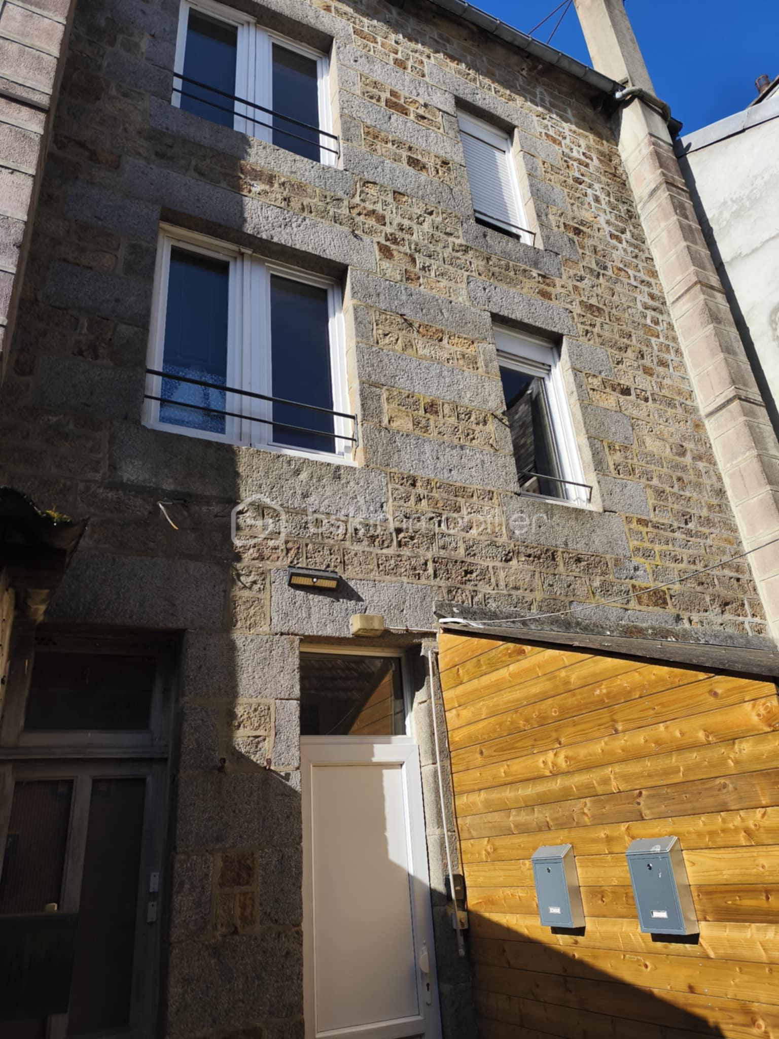Immeuble mixte de 23,74 m² - XAJ2EPDT.jpg