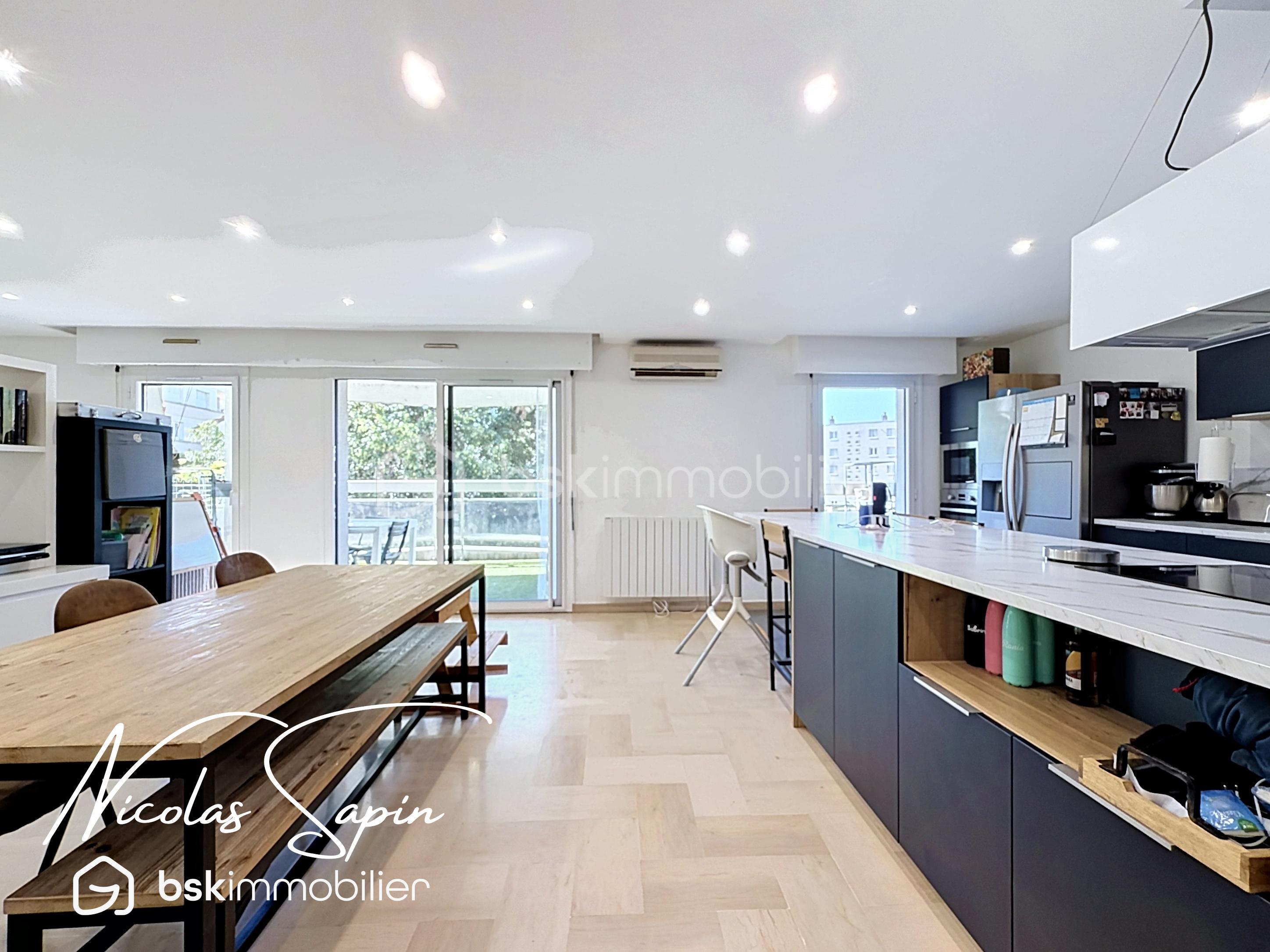 Appartement 4 pièces 110 m² · à Grenoble · 110,4 m² · 259 000 €