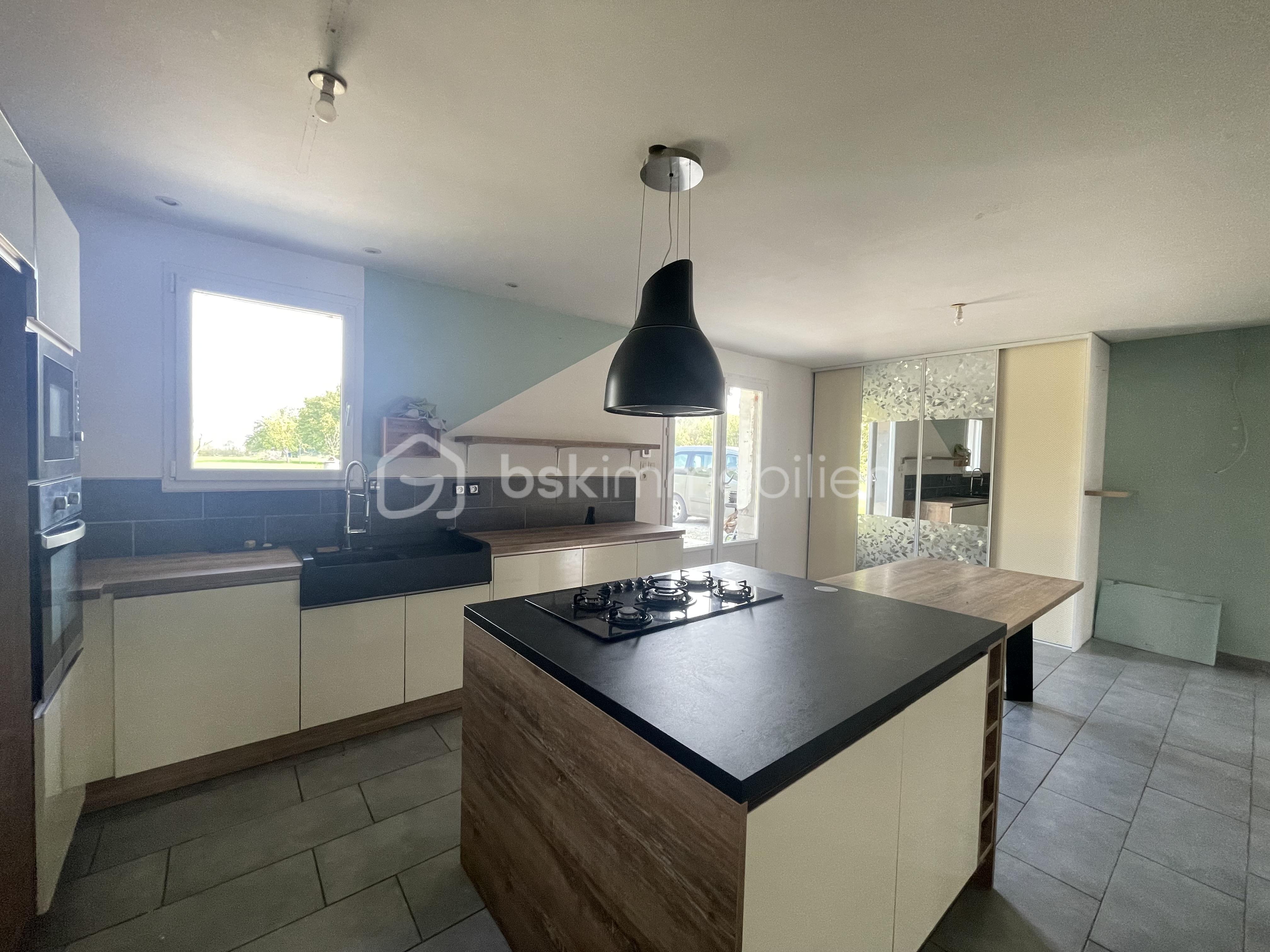 Maison de 246 m² - cuisine 3.jpg