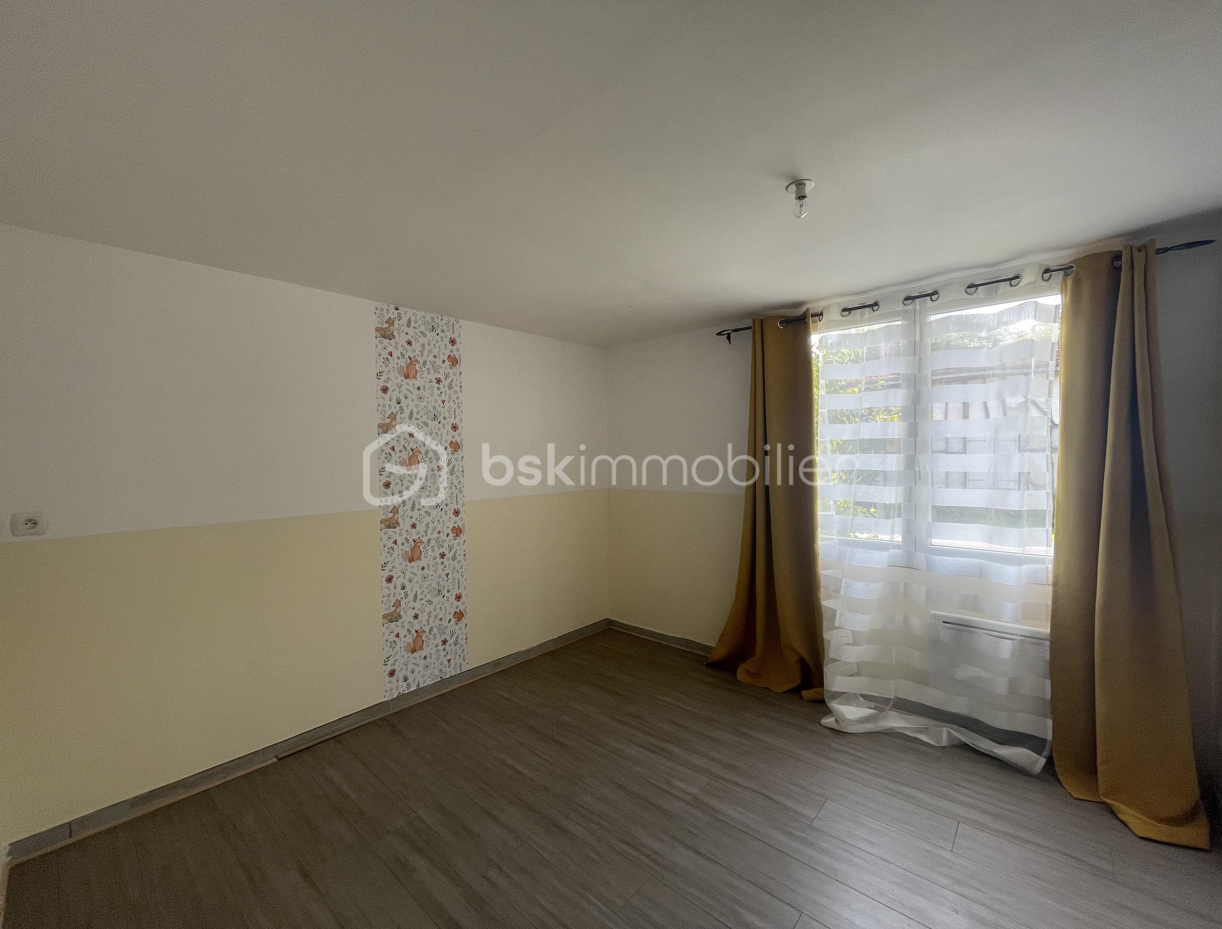 Maison de 246 m² - chambre 2.jpg