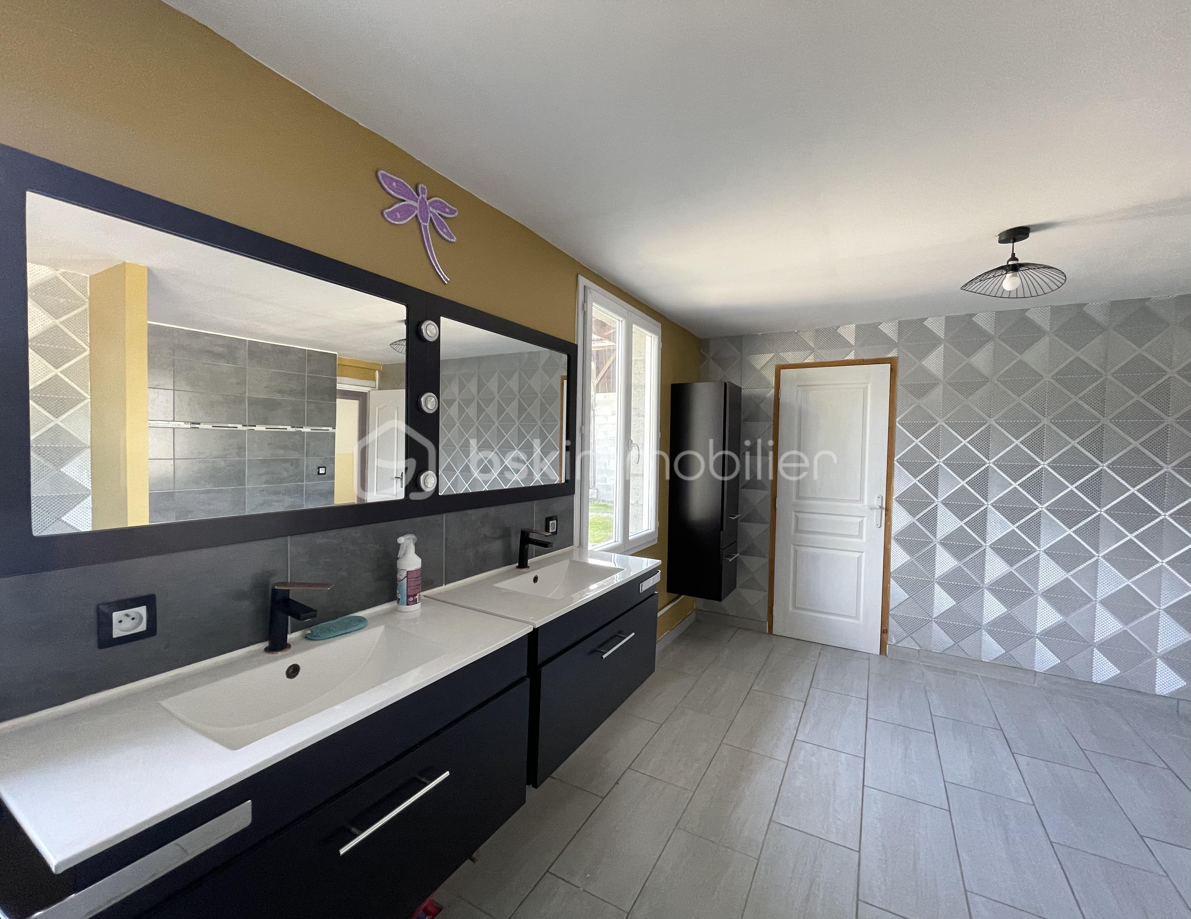 Maison de 246 m² - salle de bain 4.jpg