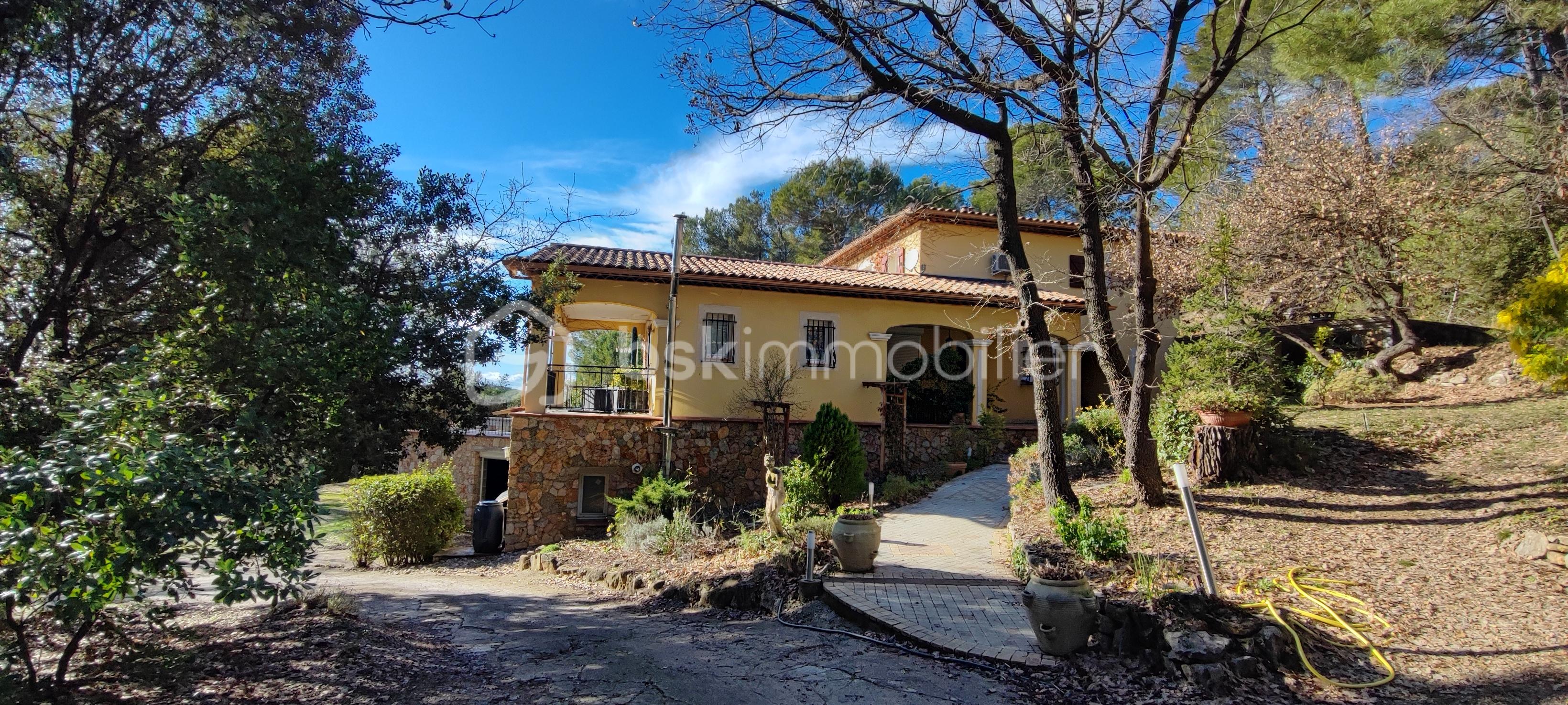 Maison traditionnelle de 250 m² - werts fac entree pano.jpg