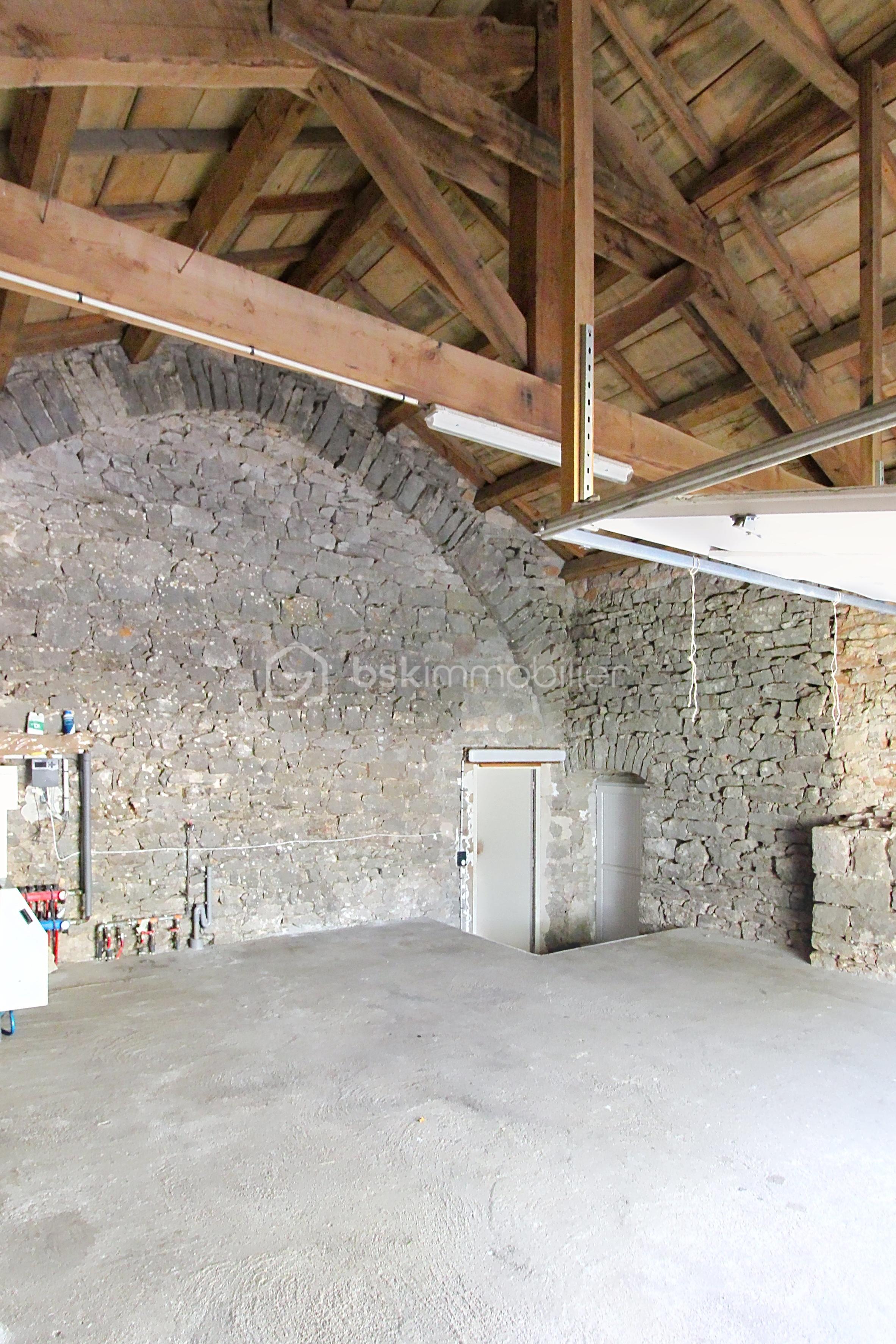 Corps de ferme de 110 m² - demo-tour-10-main-street_00001(44).jpeg