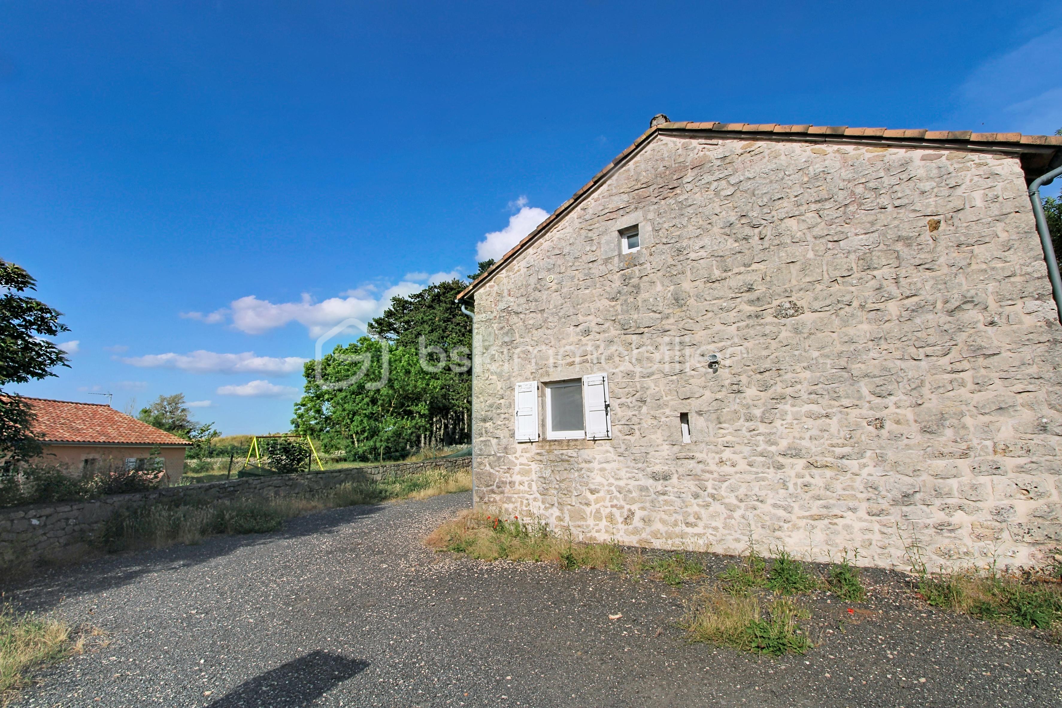 Corps de ferme de 110 m² - demo-tour-10-main-street_00001(56).jpeg