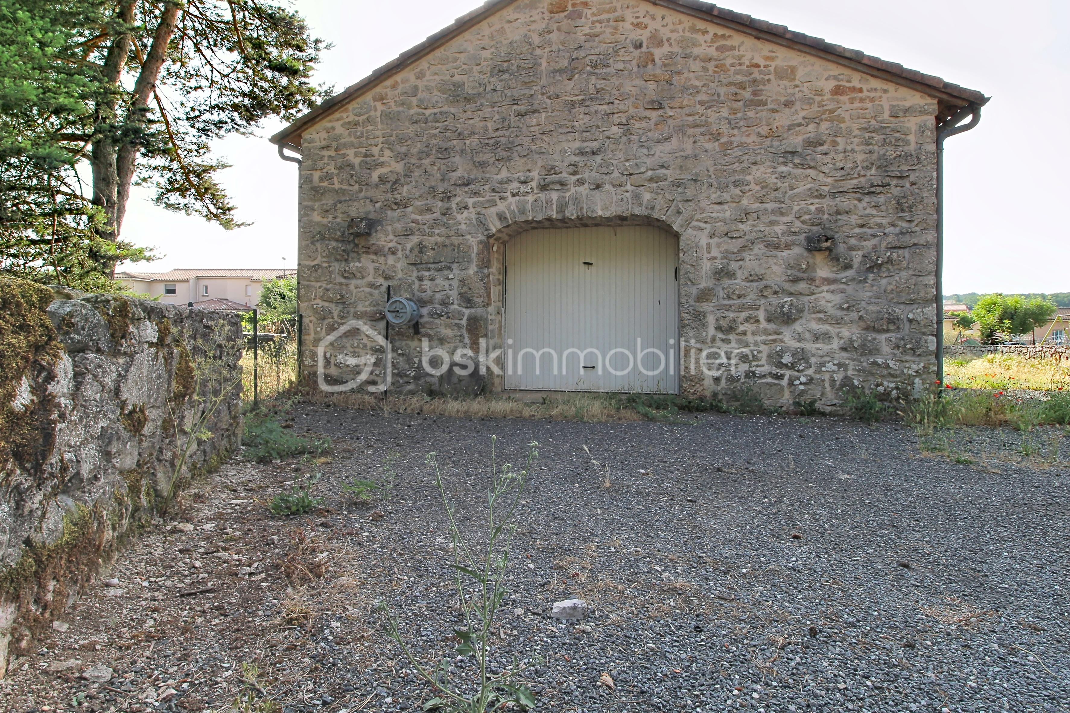 Corps de ferme de 110 m² - demo-tour-10-main-street_00001(59).jpeg