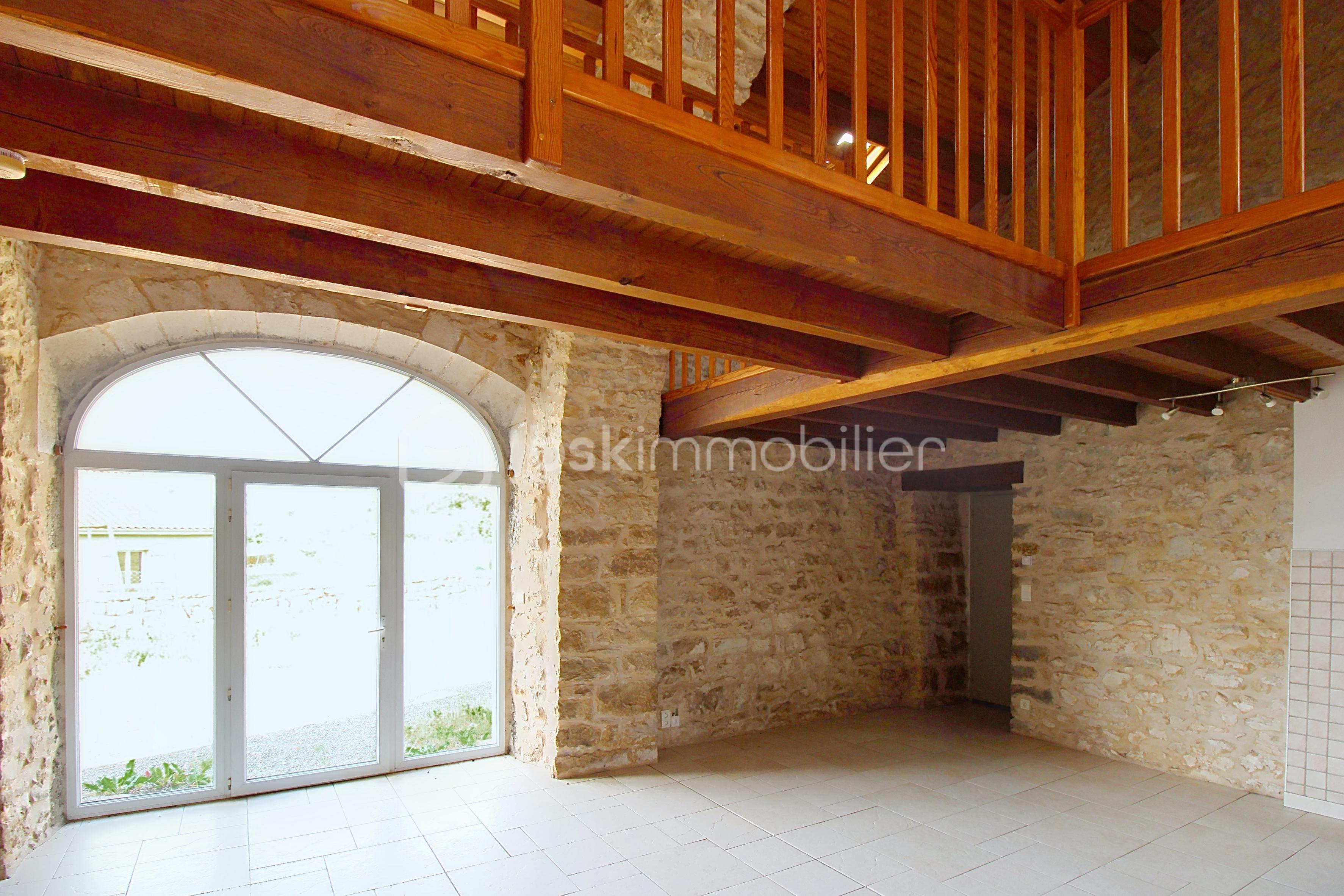 Corps de ferme de 110 m² - demo-tour-10-main-street_00001(52).jpeg