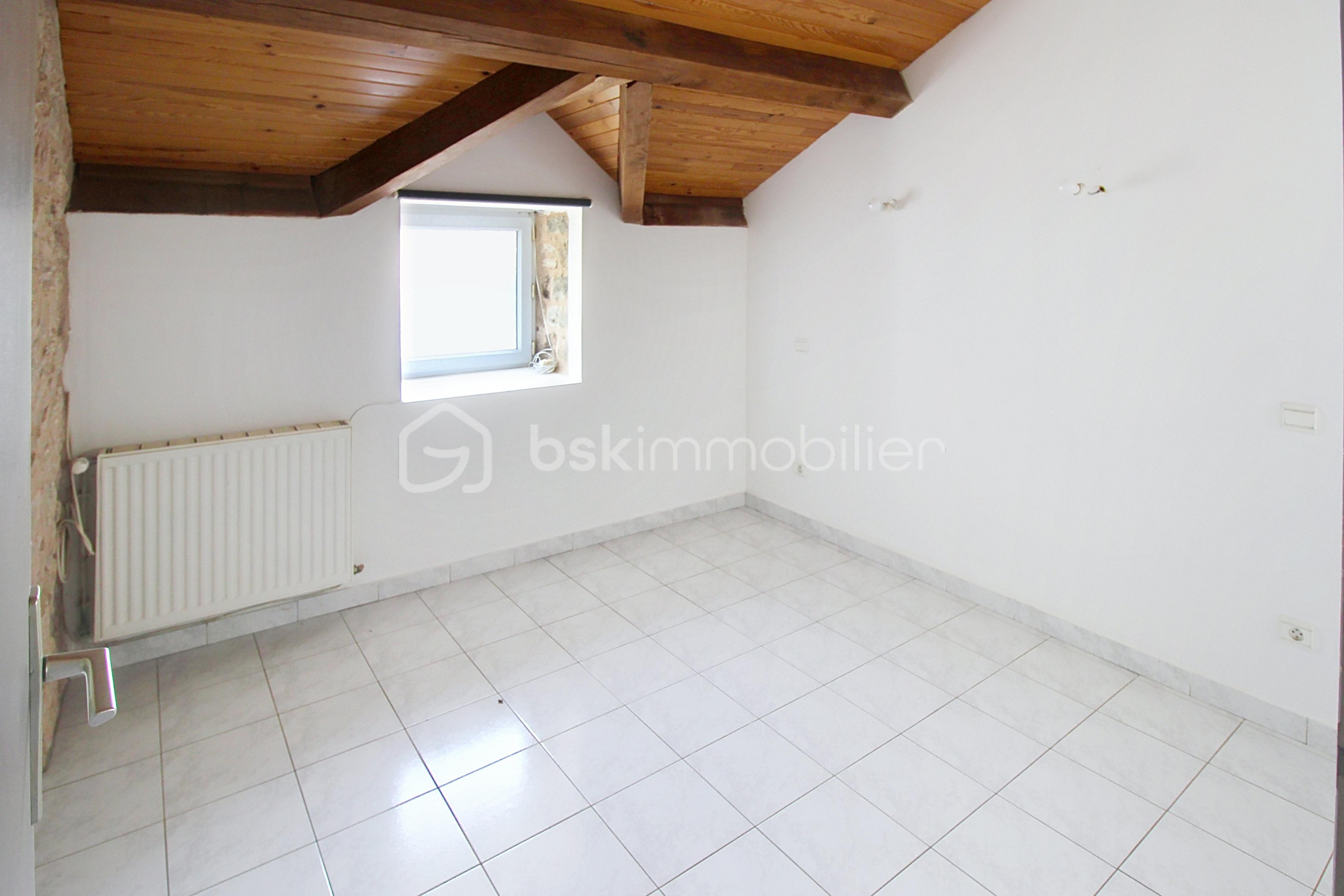 Corps de ferme de 110 m² - demo-tour-10-main-street_00001(46).jpeg