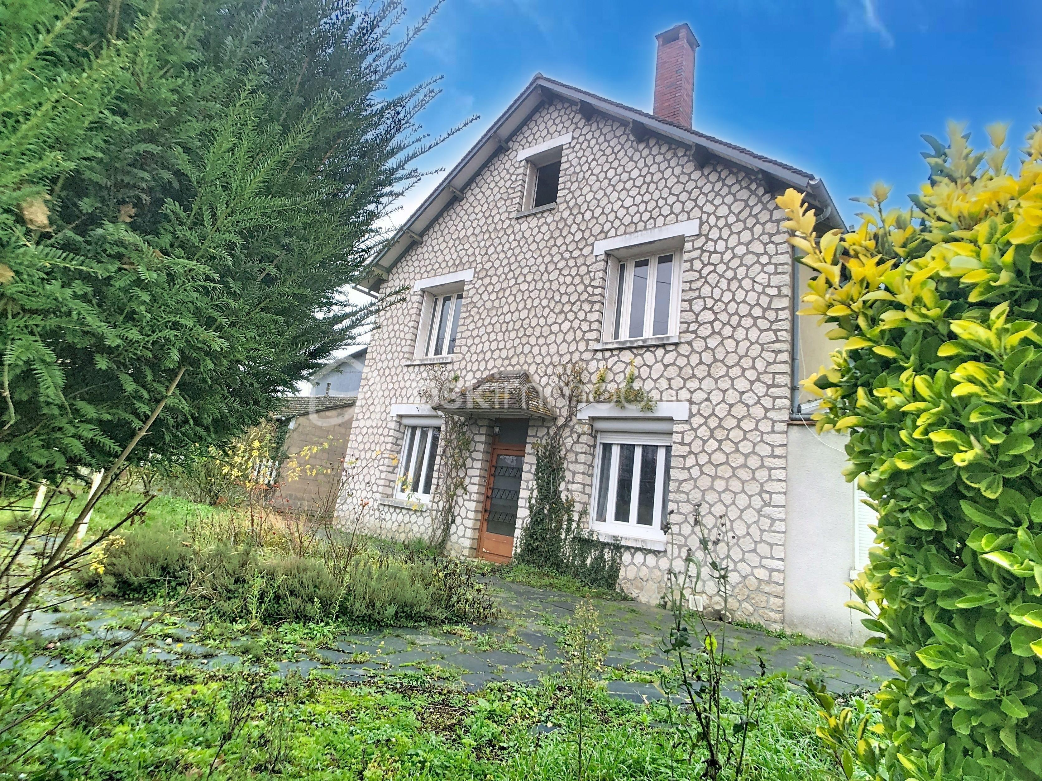 Maison de 241 m² - gondrecille_00003.jpeg