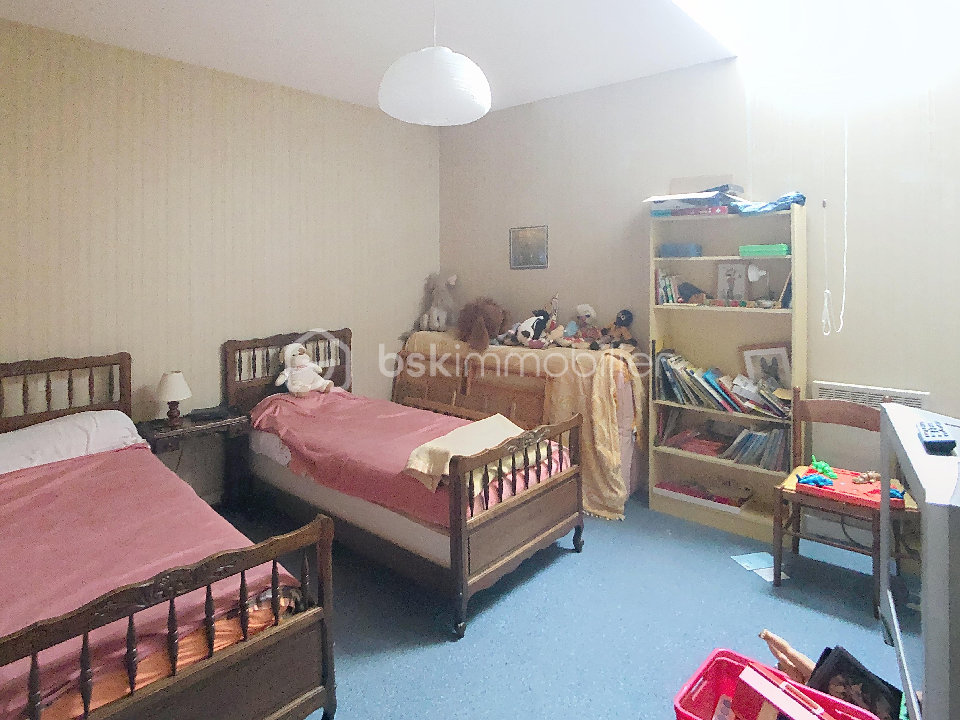 Maison de 241 m² - gondrecille_00019.jpg