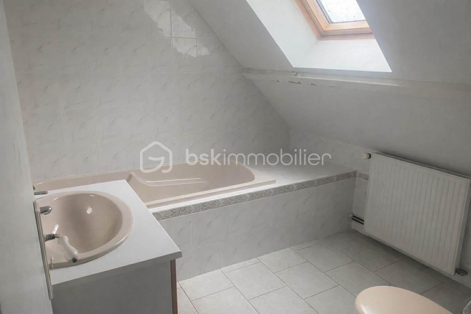 Maison de village de 163 m² - b90cc1cc-f05e-4f05-9944-36e7eb3566e0.jfif