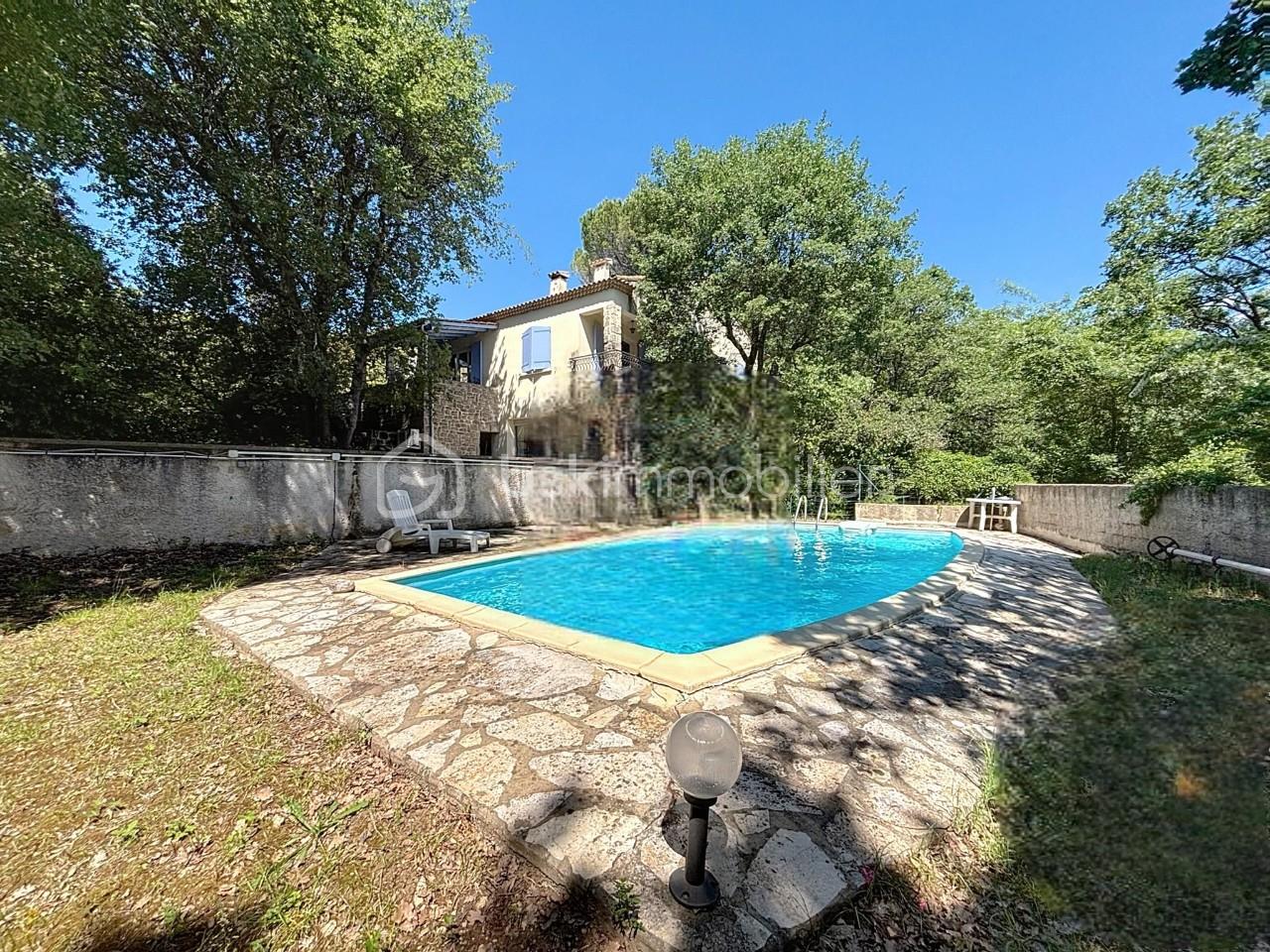 Maison de 160 m² - Vue piscine-Photoroom.jpeg
