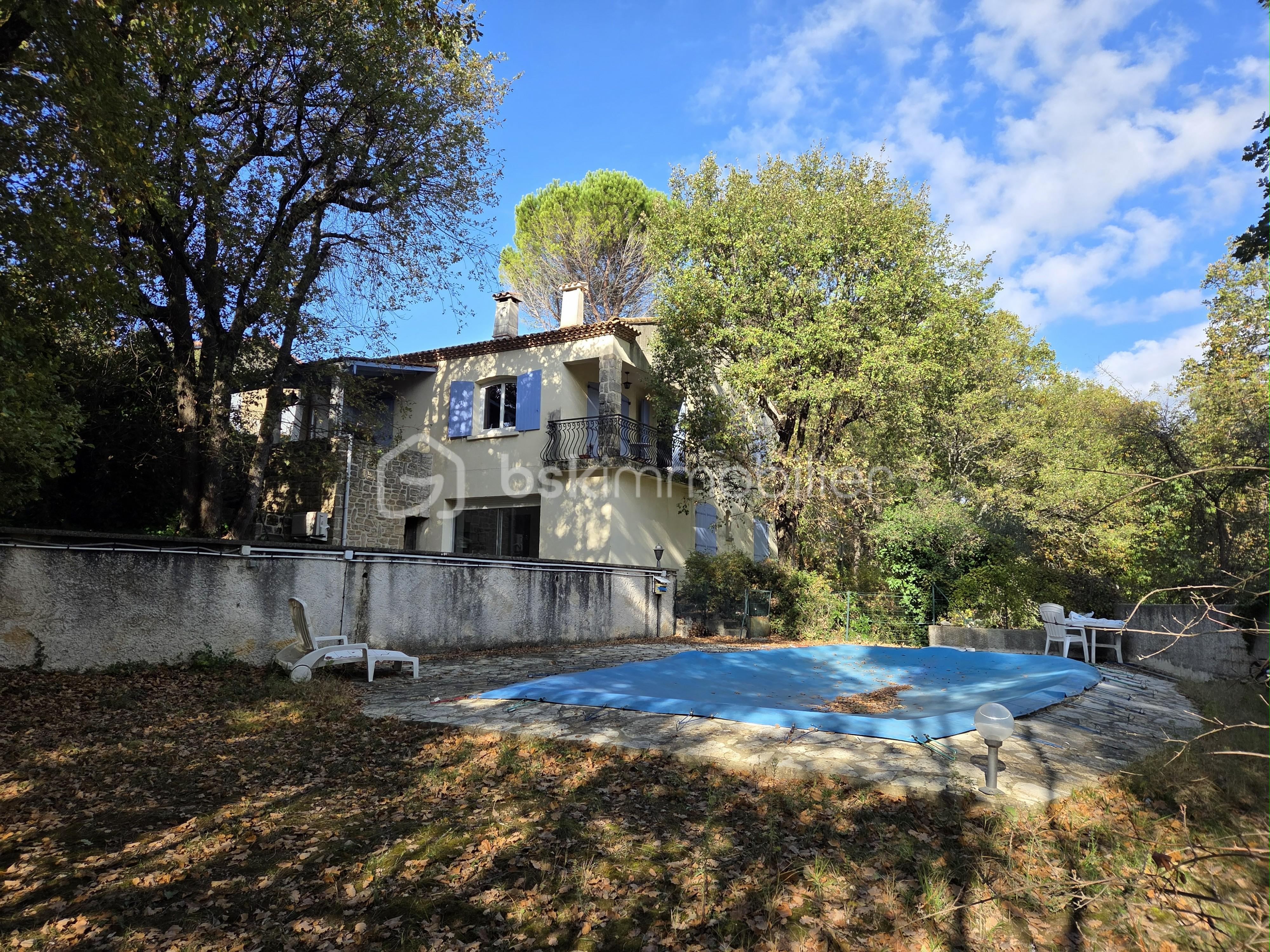 Maison de 160 m² - Vue piscine 2.jpeg