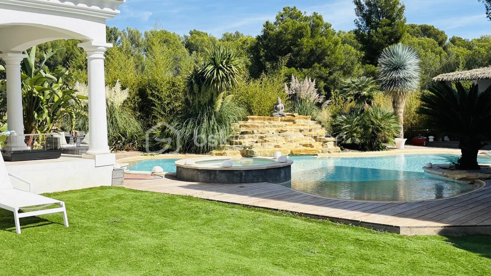 Villa de 301 m² - 00ec1435-def5-49a1-8cab-1673655df6da.jpg