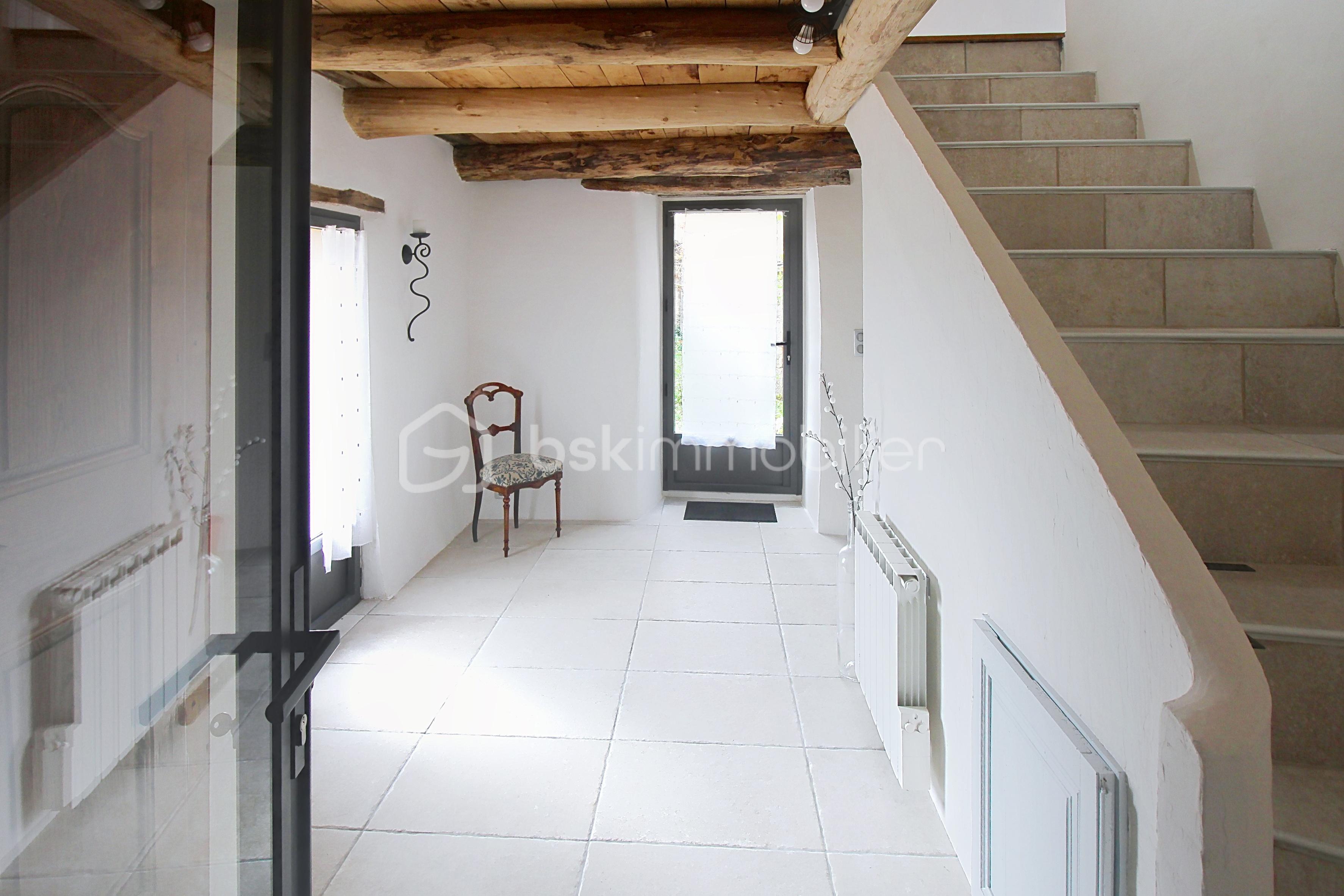 Bastide de 100 m² - demo-tour-10-main-street_00001(4).jpeg