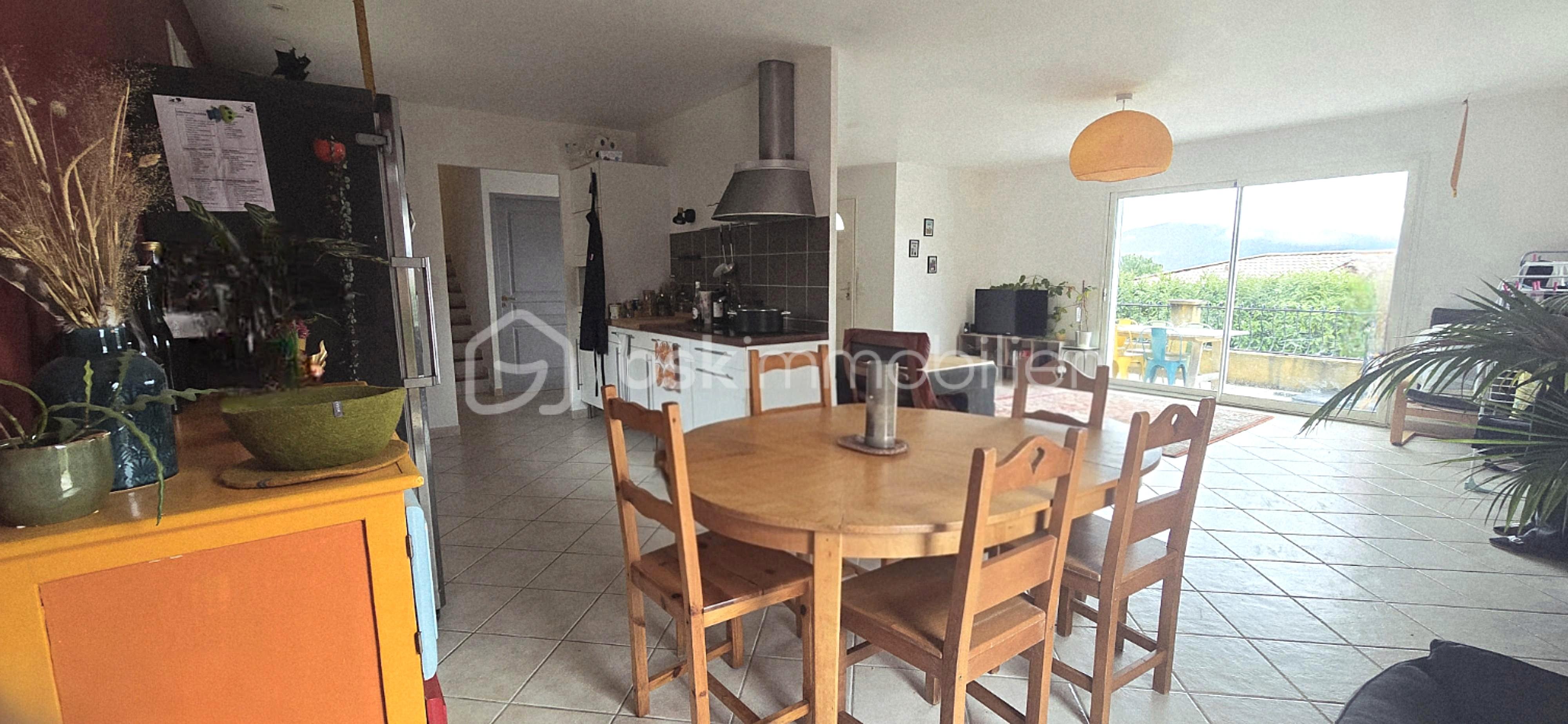 Maison de 105 m² - 2 sam 1 .1).JPG