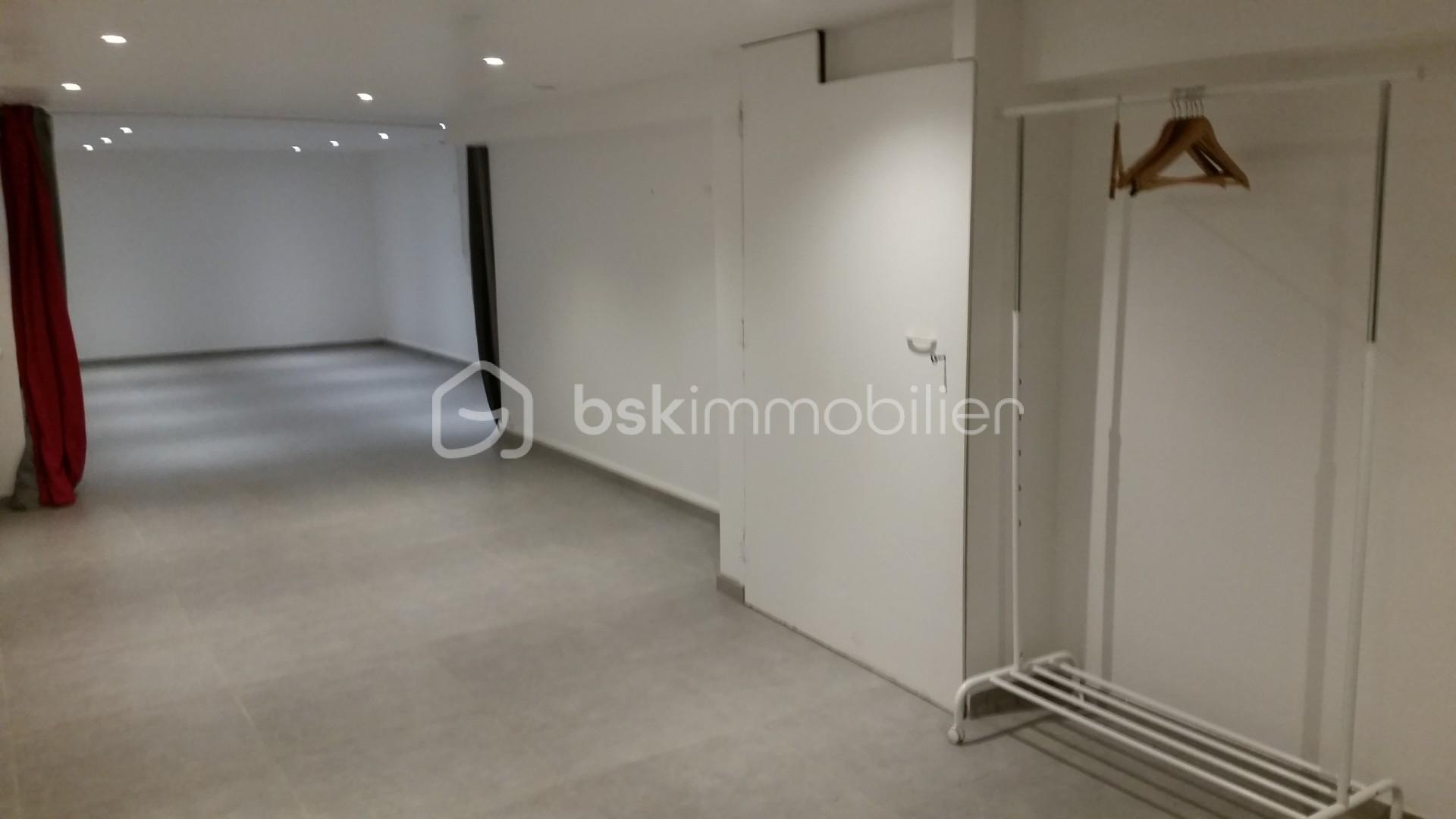 Maison traditionnelle de 147 m² - thumbnail_photo 3.jpg