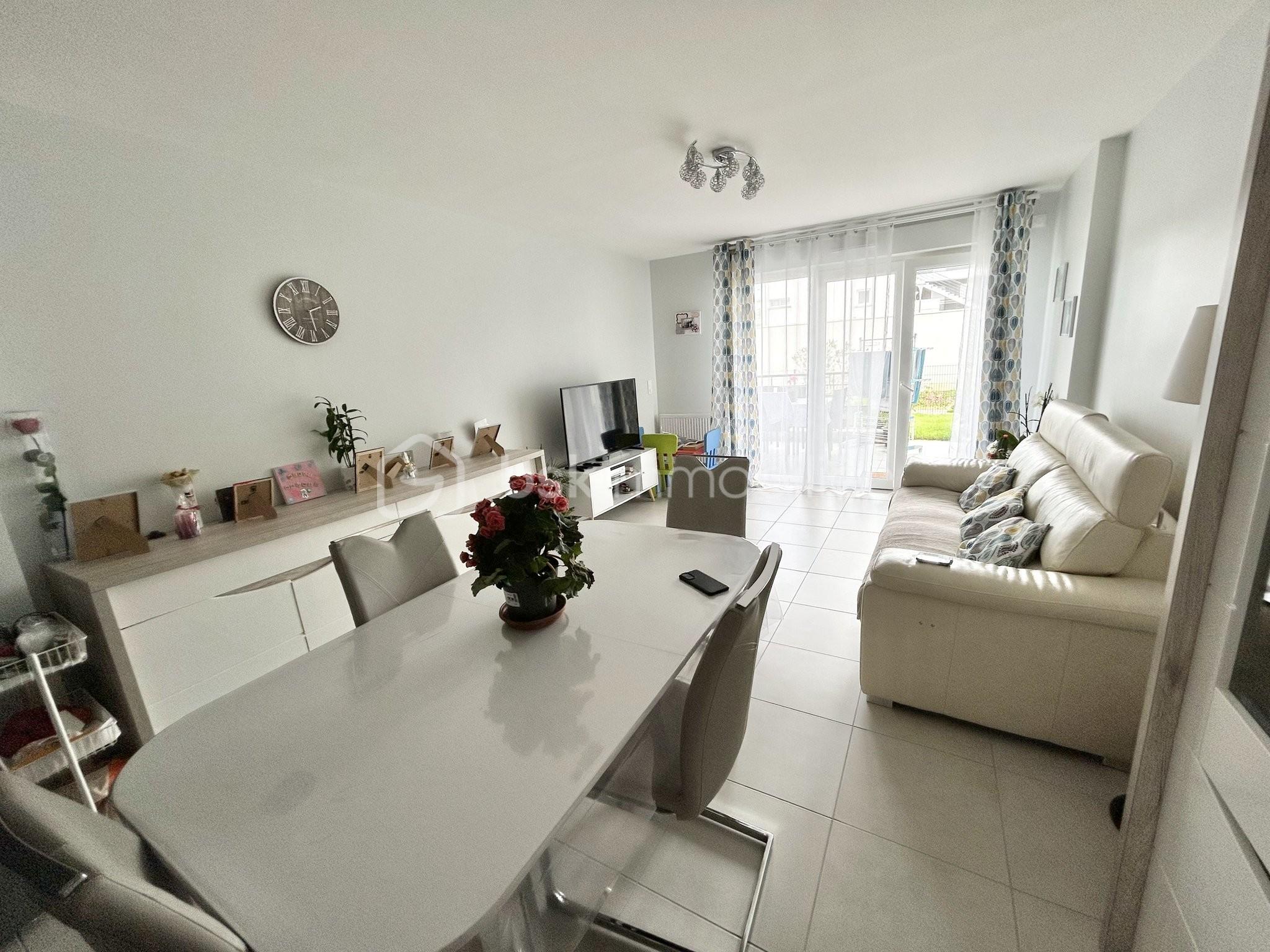 SALLE A MANGER SALON.jpeg