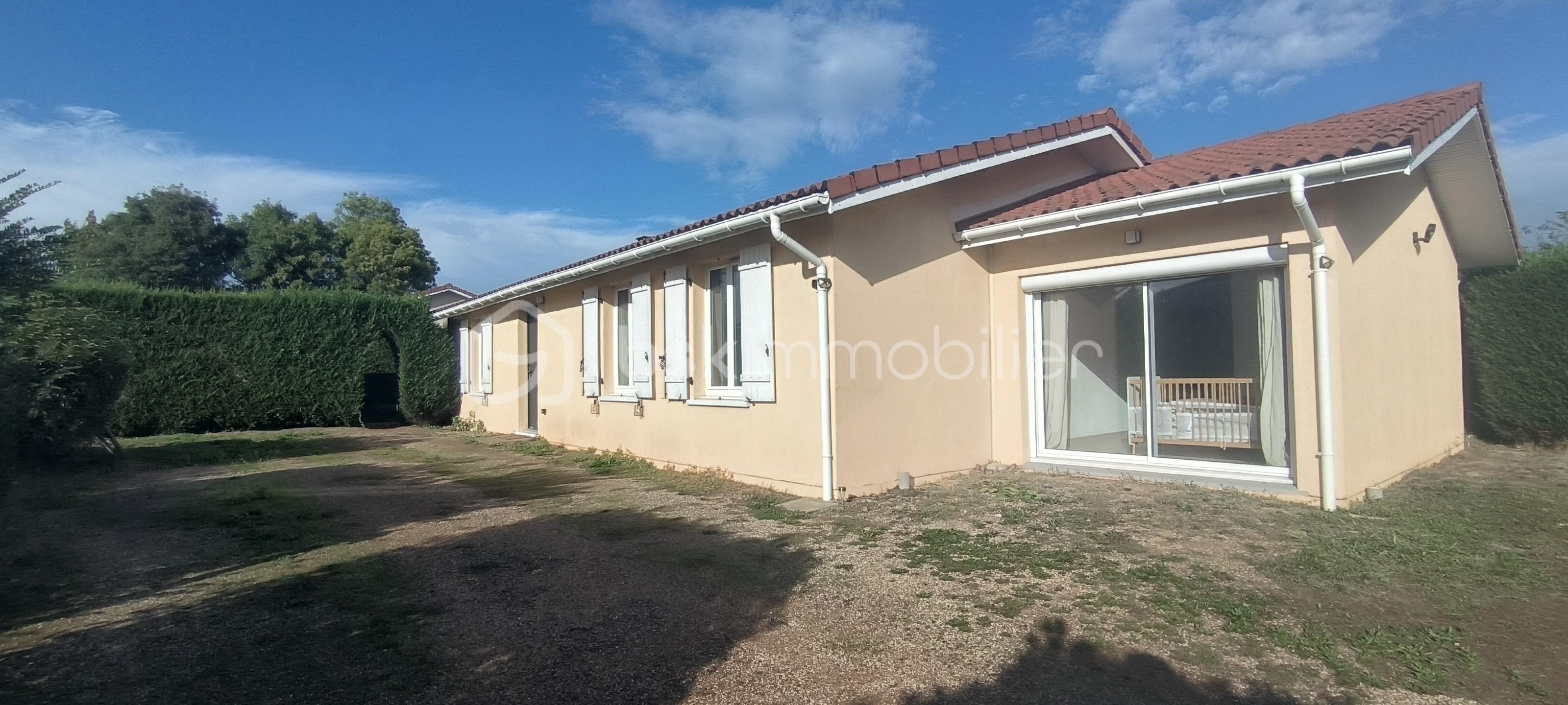 Maison 5 pièces 120 m² · à Bâgé-Dommartin · 120 m² · 242 000 €