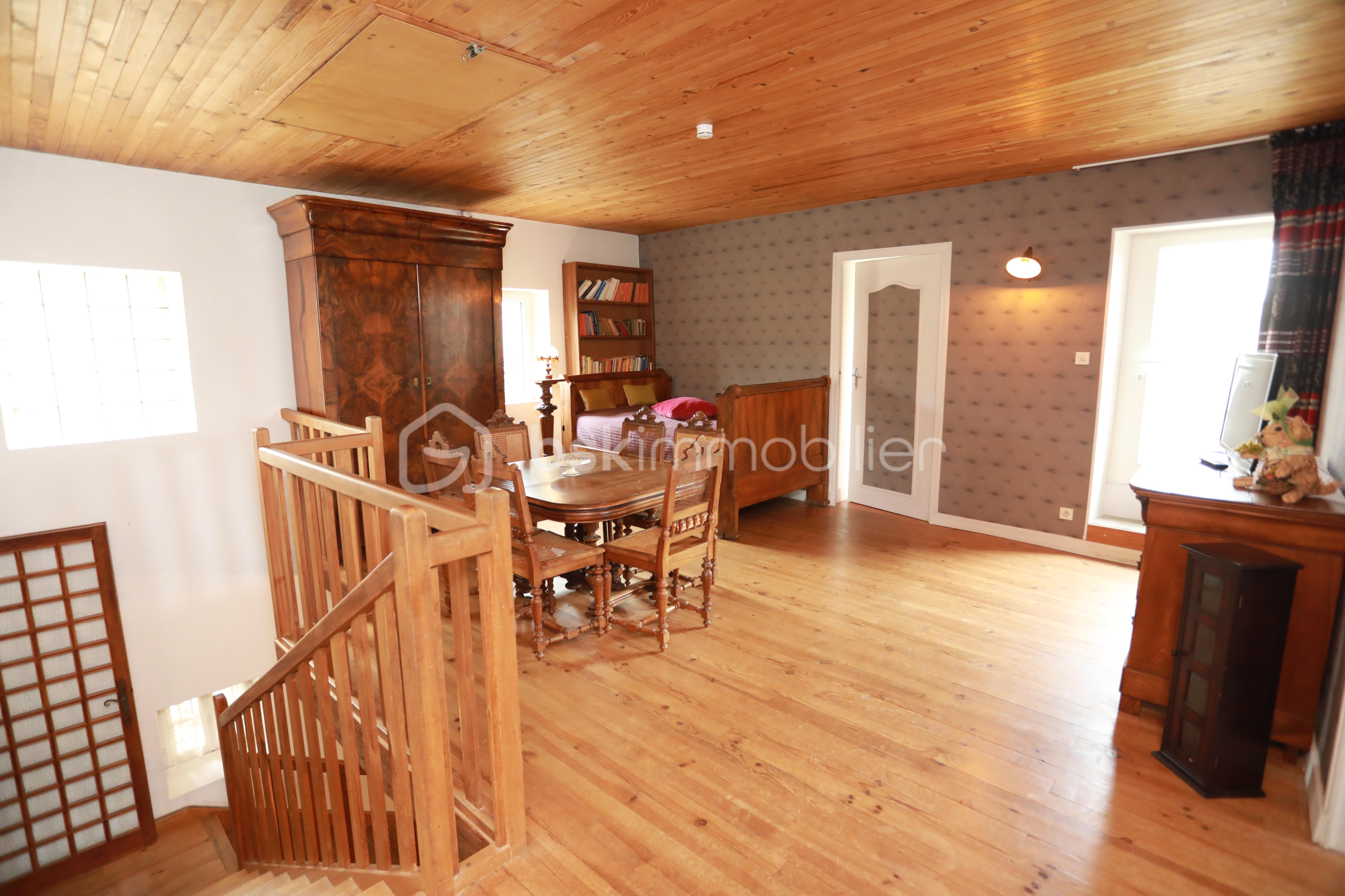 Maison en pierre de 265 m² - 20 SAS étage.JPG