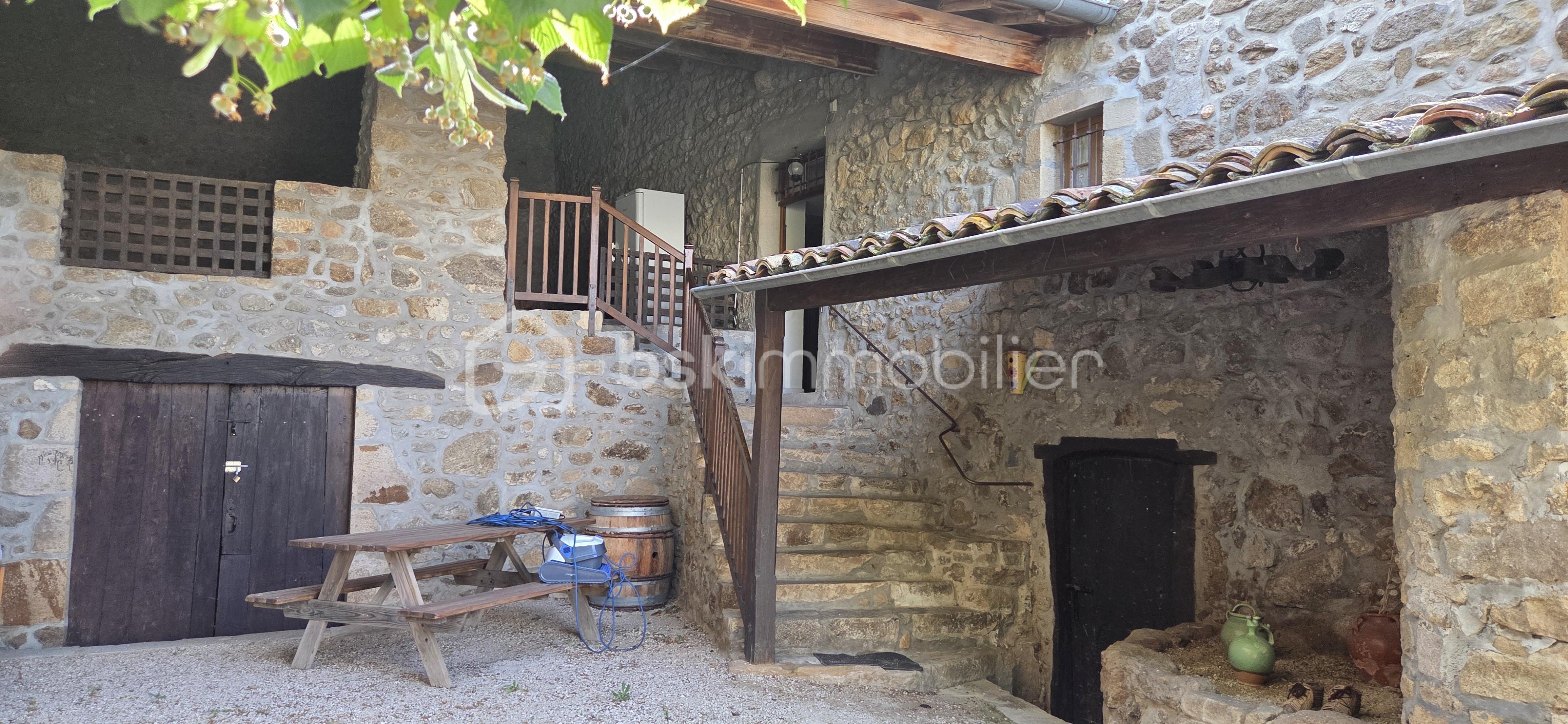 Maison en pierre de 265 m² - 20250613_091131.jpg