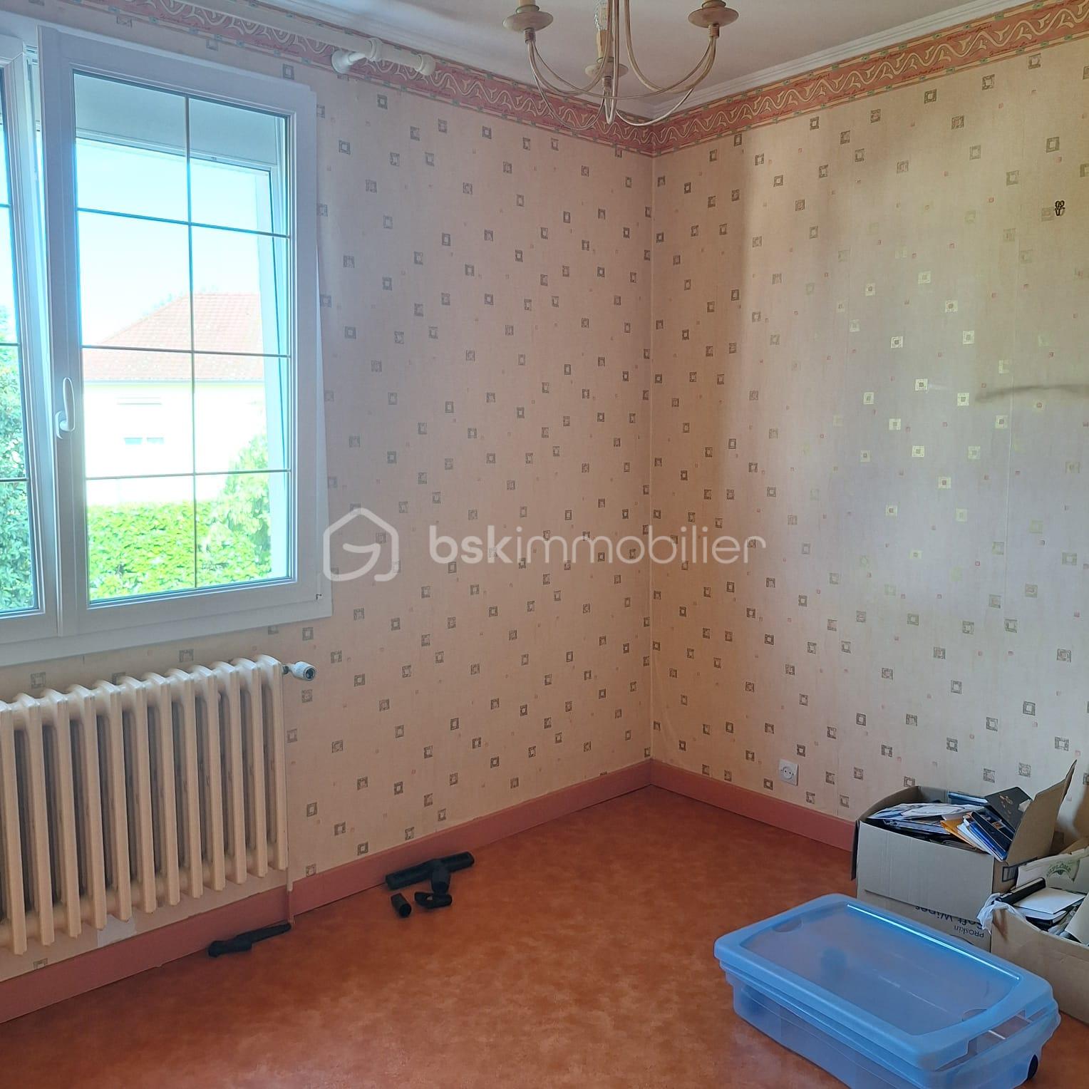 Pavillon de 90 m² - 33a61671-2649-44b4-973a-57f829606a1b.jpg