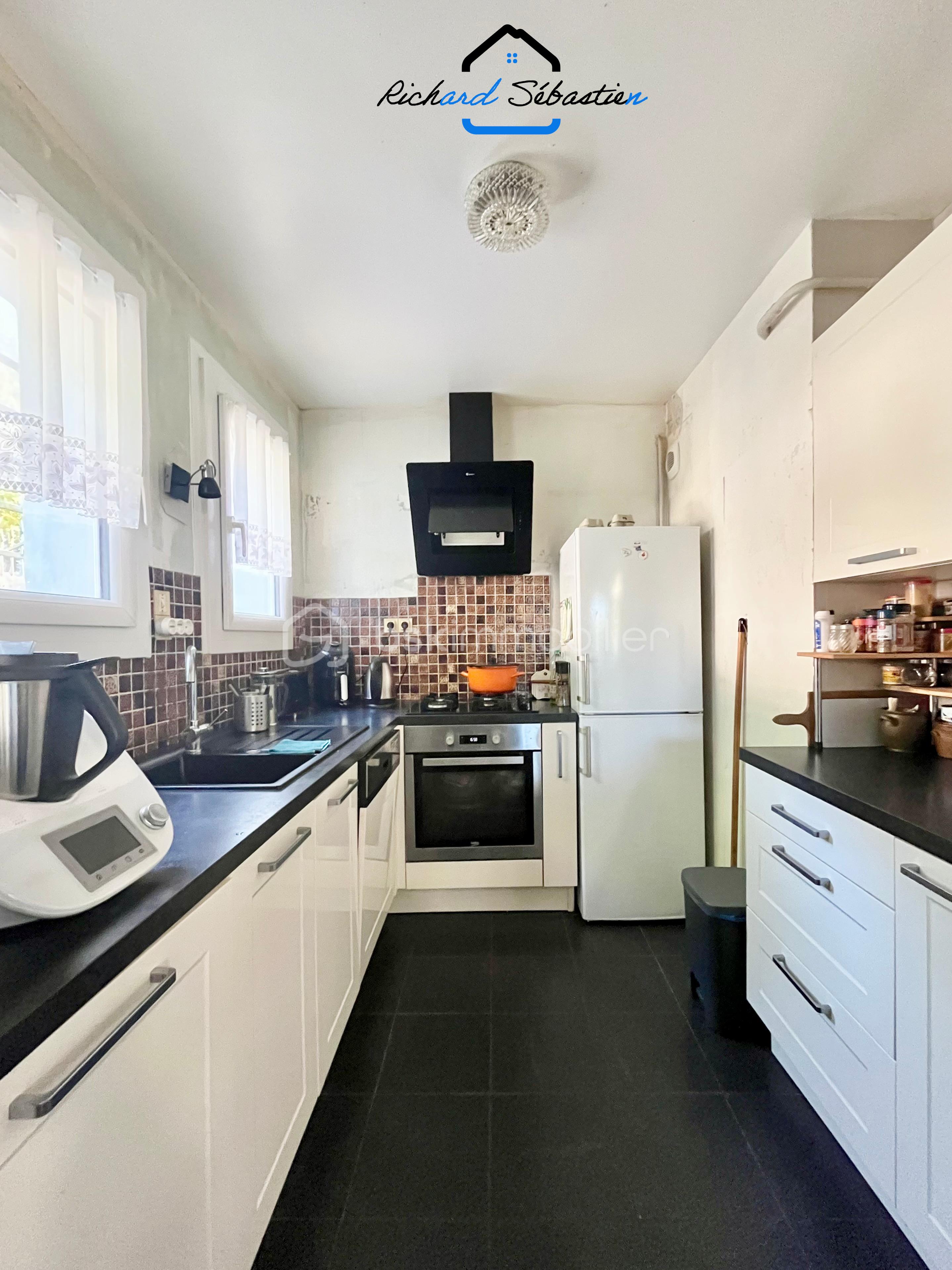 Immeuble mixte de 250 m² - IMG_9871.png