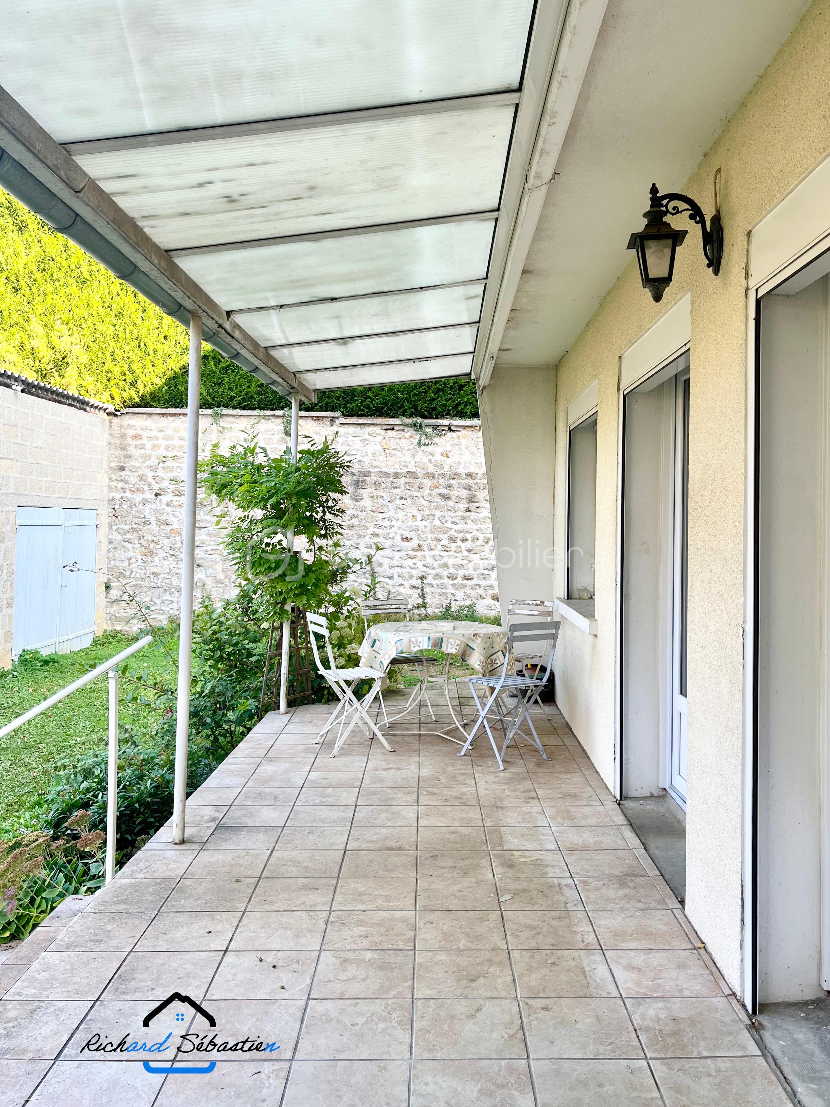 Immeuble mixte de 250 m² - IMG_9883.png
