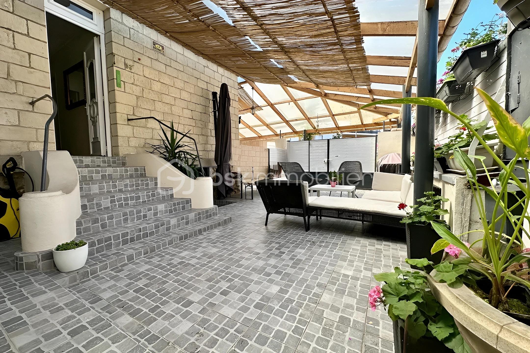 hoqi-6d85f187aad249d198578a8ae1b81fde.jpg