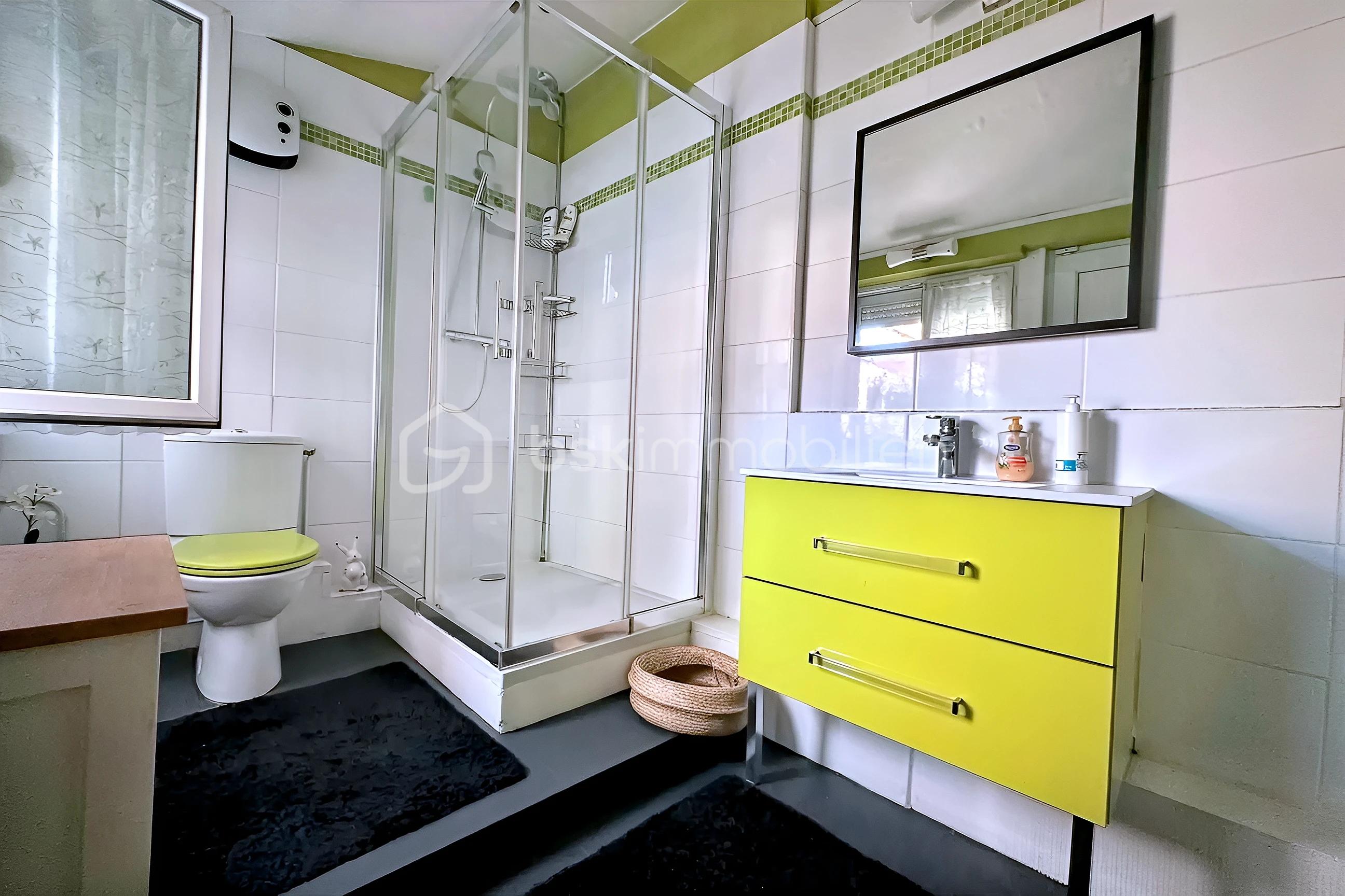hoqi-393d3126ce9749e18cf8bf015821aa77.jpg