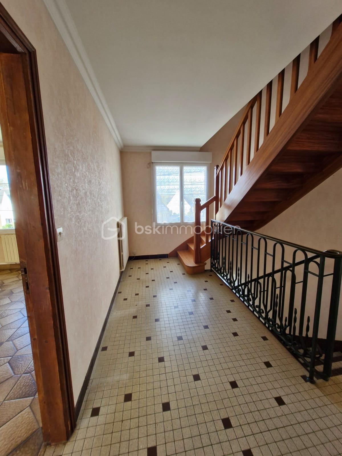 Maison de 132 m² - hall 1er.jpg